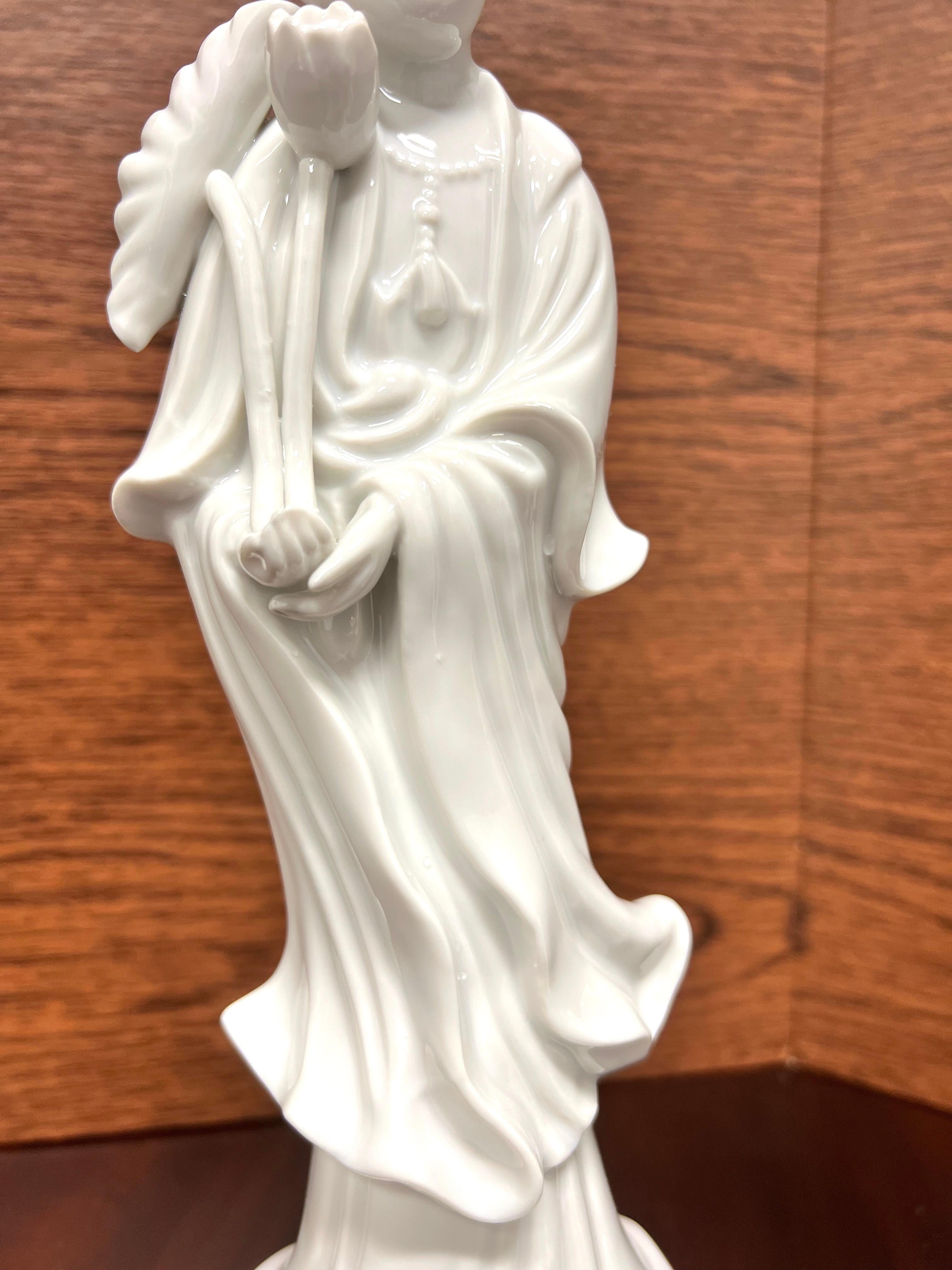 ANDREA BY SADEK White Porcelain Quan Yin Goddess of Mercy Figurines - Pair In Good Condition For Sale In Charlotte, NC
