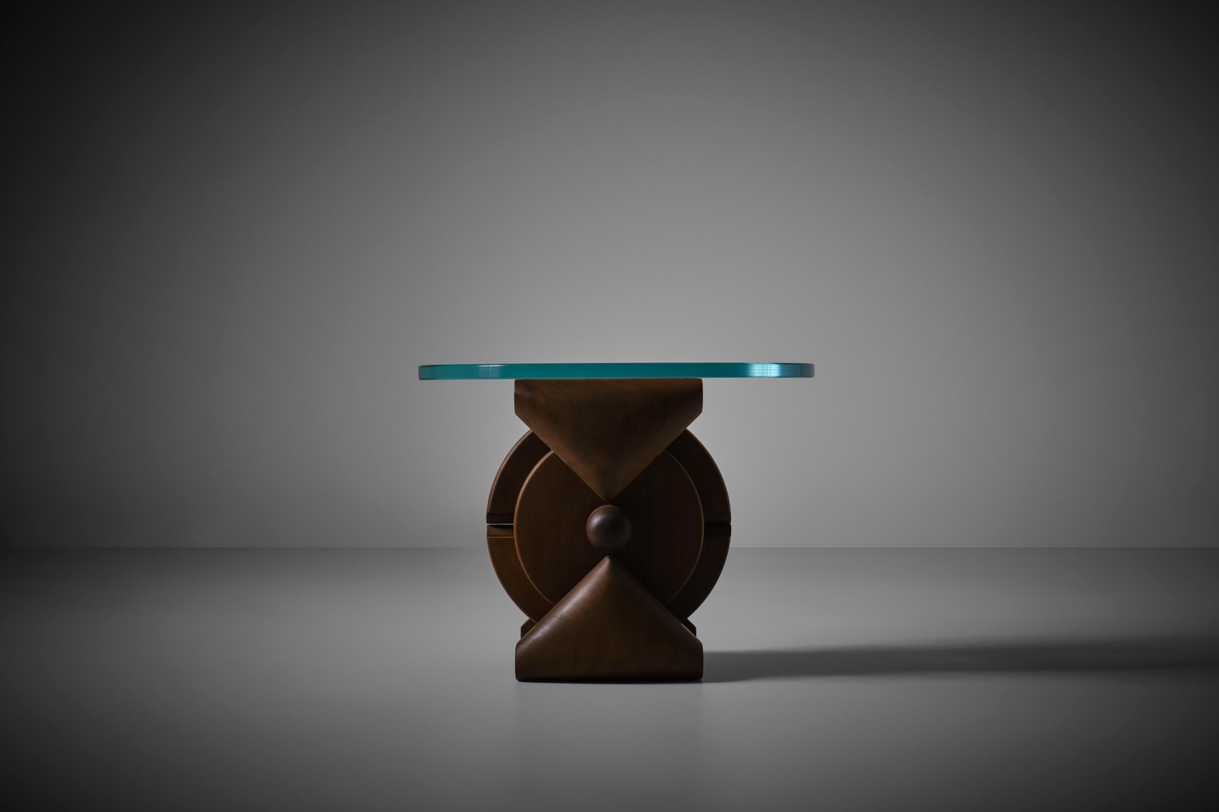 Andrea Cascella Skulpturaler Beistelltisch aus Holz (Glas) im Angebot