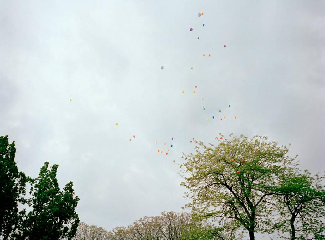 Andrea Diefenbach Color Photograph - Untitled (Odessa Balloons)