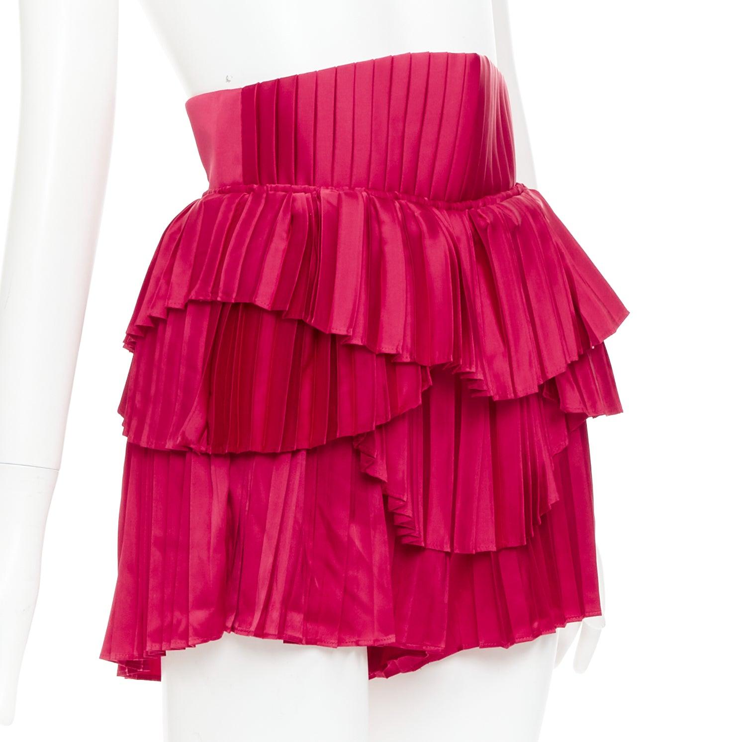 ANDREA IYAMAH Hibi Pantalón corto plisado de satén rojo con lazada y corsé XS Rojo en venta