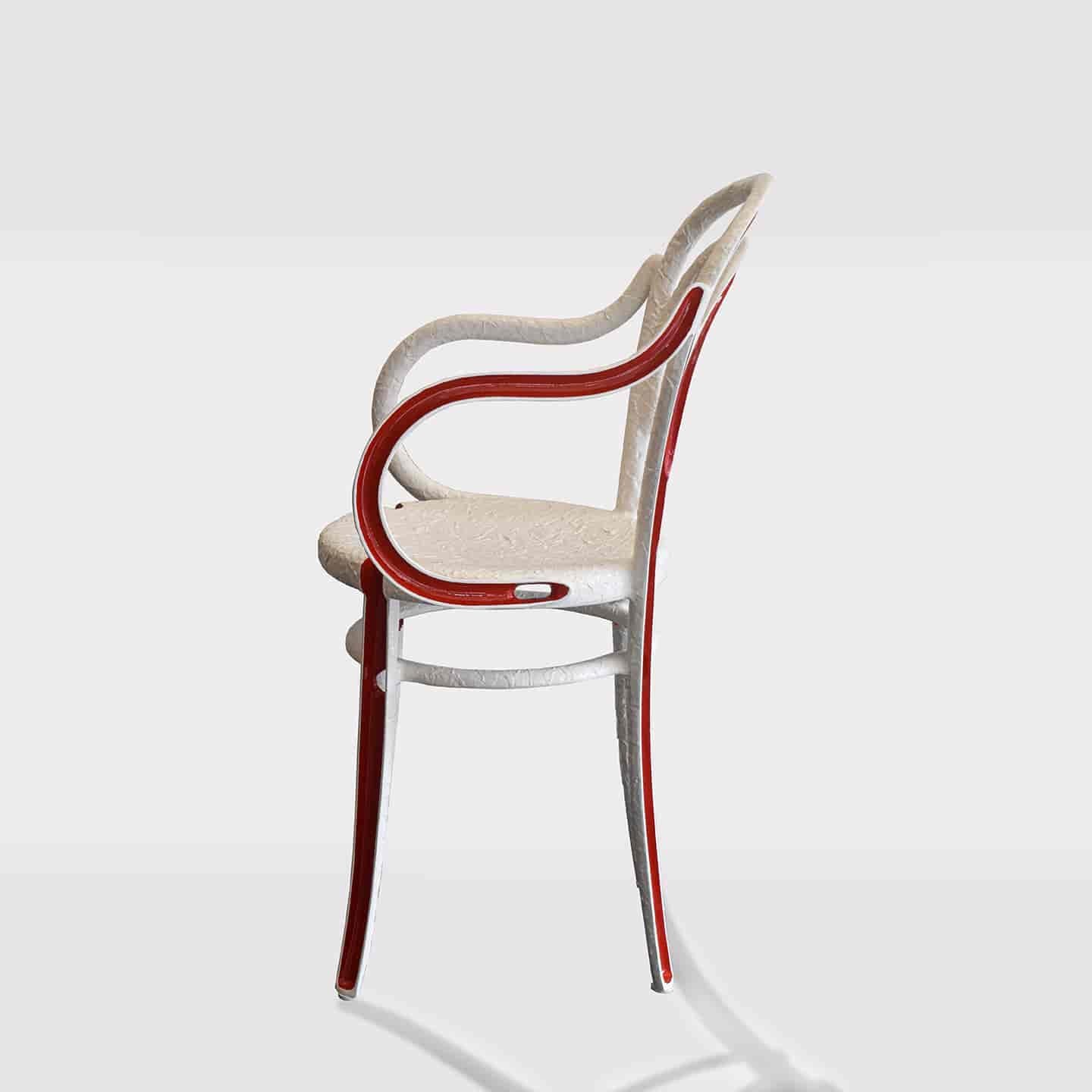 Rethonet is a tribute to the great classic 'chair no. 14 'designed by Michael Thonet in 1860. While Michael Thonet shaped the chair with steam, Andrea Salvetti gave shape to his re-Thonet with aluminum casting.

The structure and seat are in natural