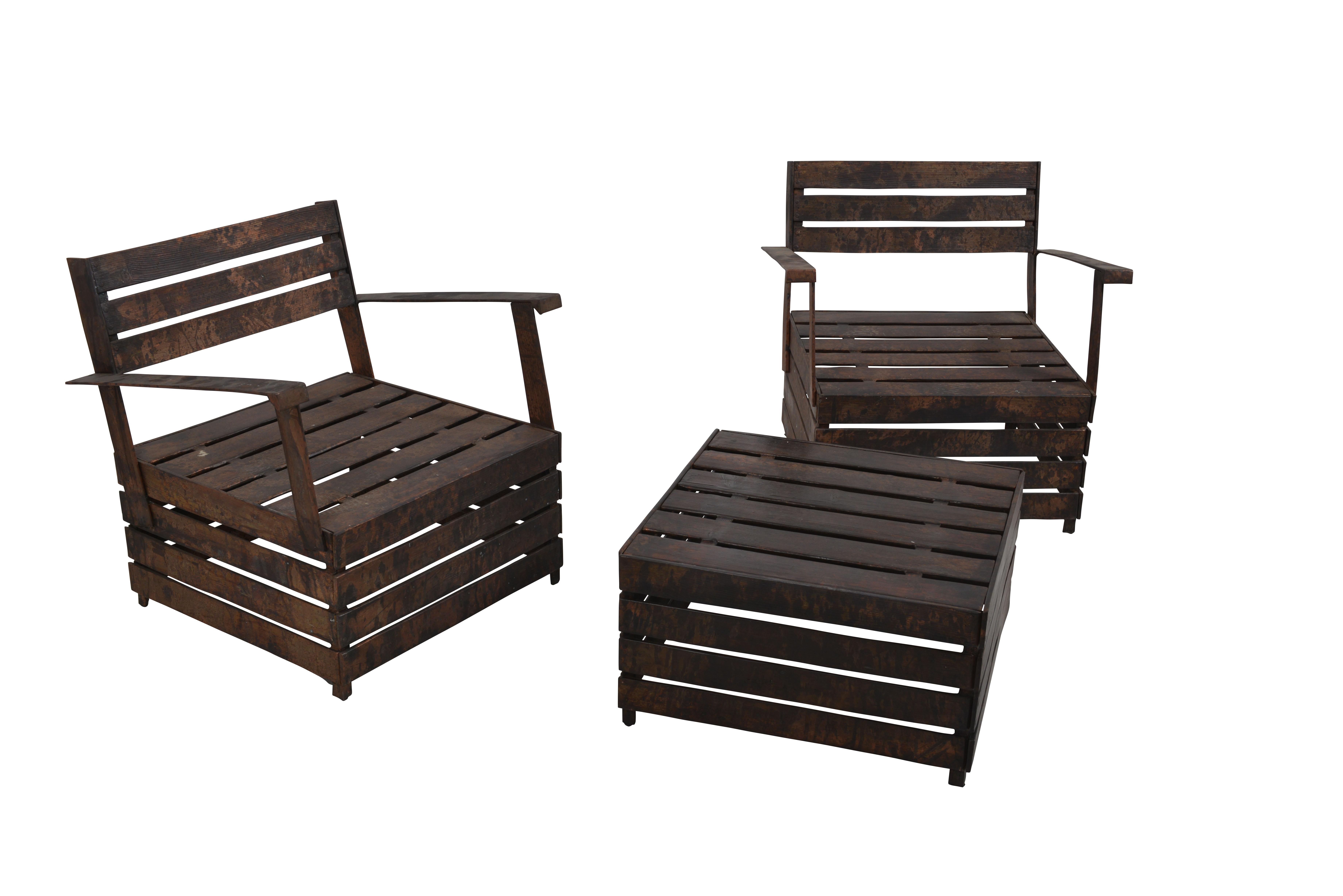 Set called 'Ortofrutta' by Andrea Salvetti, 2005 cast aluminium chairs and tables in 'fruit and vegetable crates'-style. Bronze patina. Andrea Solvetti was born in Bozzano, Italy, grew up surrounded by beautiful forests and woodlands, and is deeply