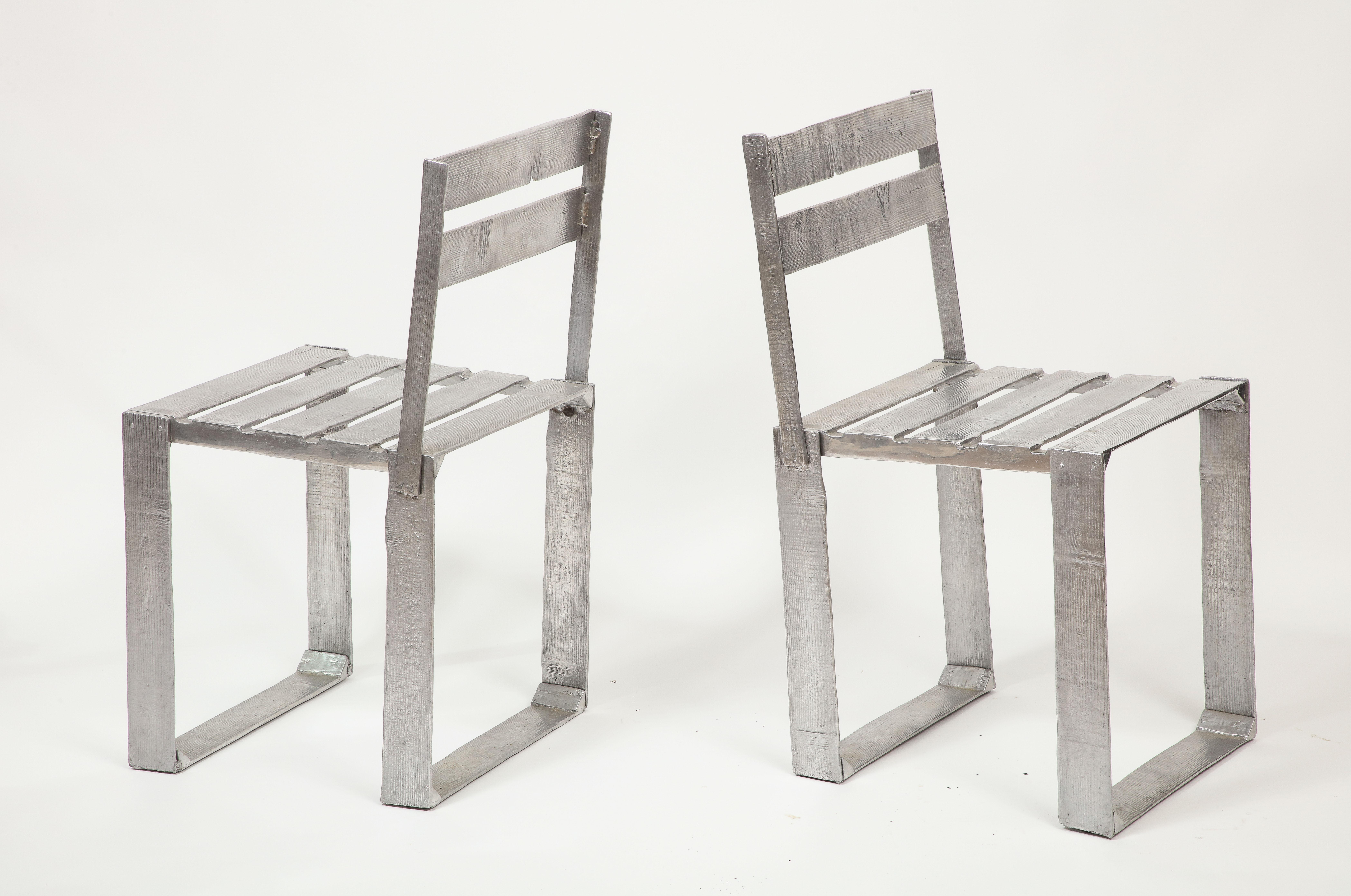 italien Ensemble chaise et table en aluminium coulé argenté Andrea Salvetti, 