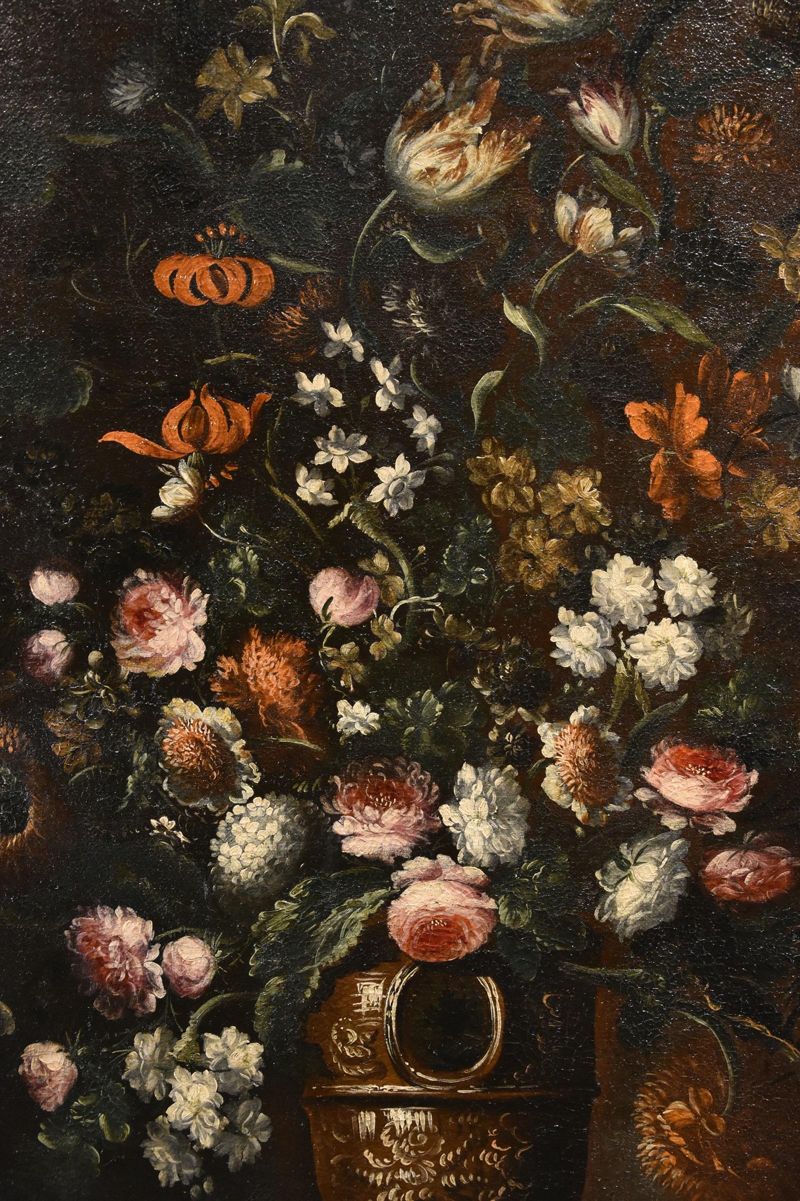 Andrea Scacciati (Florenz 1642-1710)
Komposition von Blumen in geprägter Vase (2 von 3)

Öl auf Leinwand
130 x 90 cm
In antikem Rahmen 145 x 105 cm.

Arbeit mit Fachwissen von Prof. Emilio Negro

Antiker Rahmen, mit Mängeln und fehlend. Malerei in