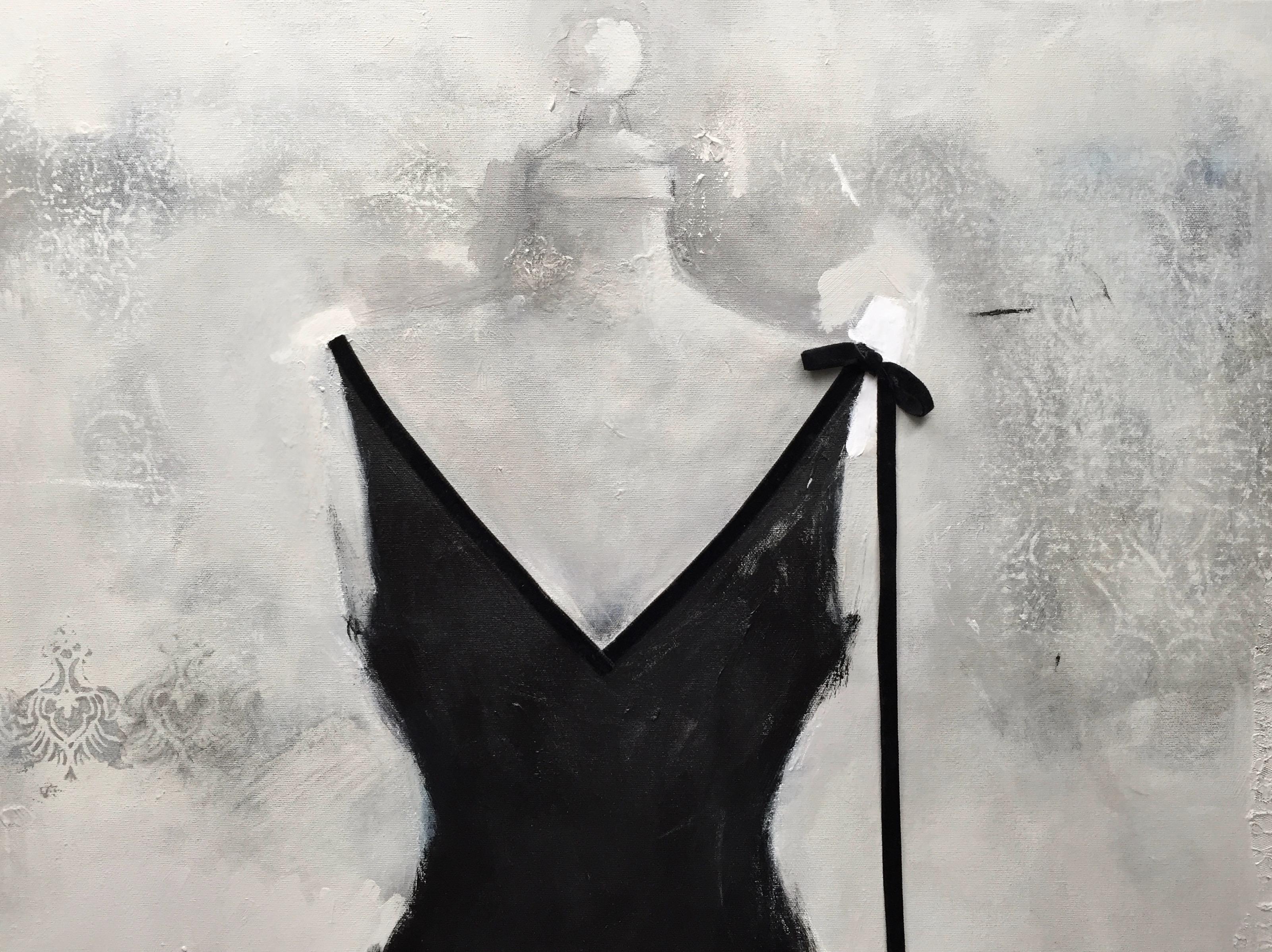 Le noir est noir (60 po. x 30 po.), peinture de robe noire, nature morte en vente 15