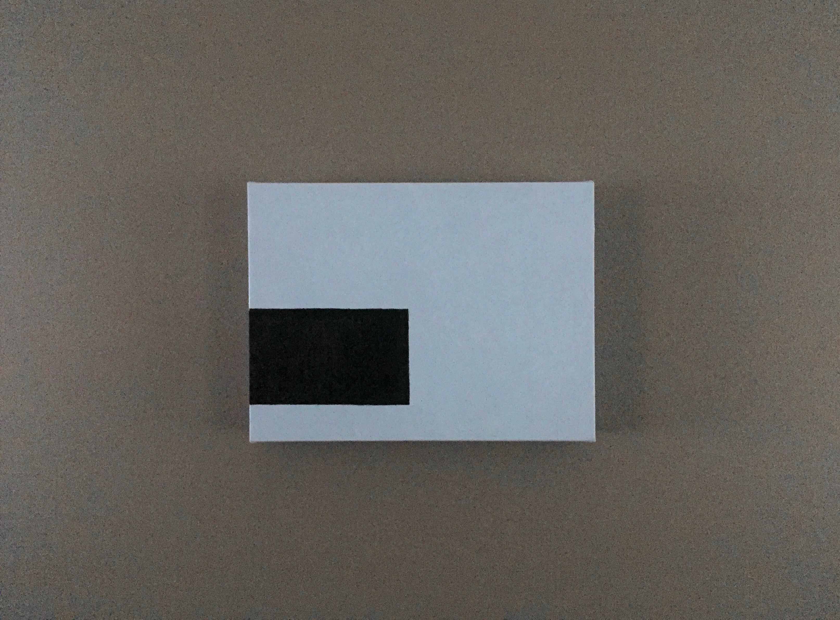 Andrea Stajan-Ferkul Abstract Painting – Prada Blau 2 (9 Zoll x 12 Zoll), Minimal, Geometrisch, Schwarz, Blau, Abstraktes Gemälde)