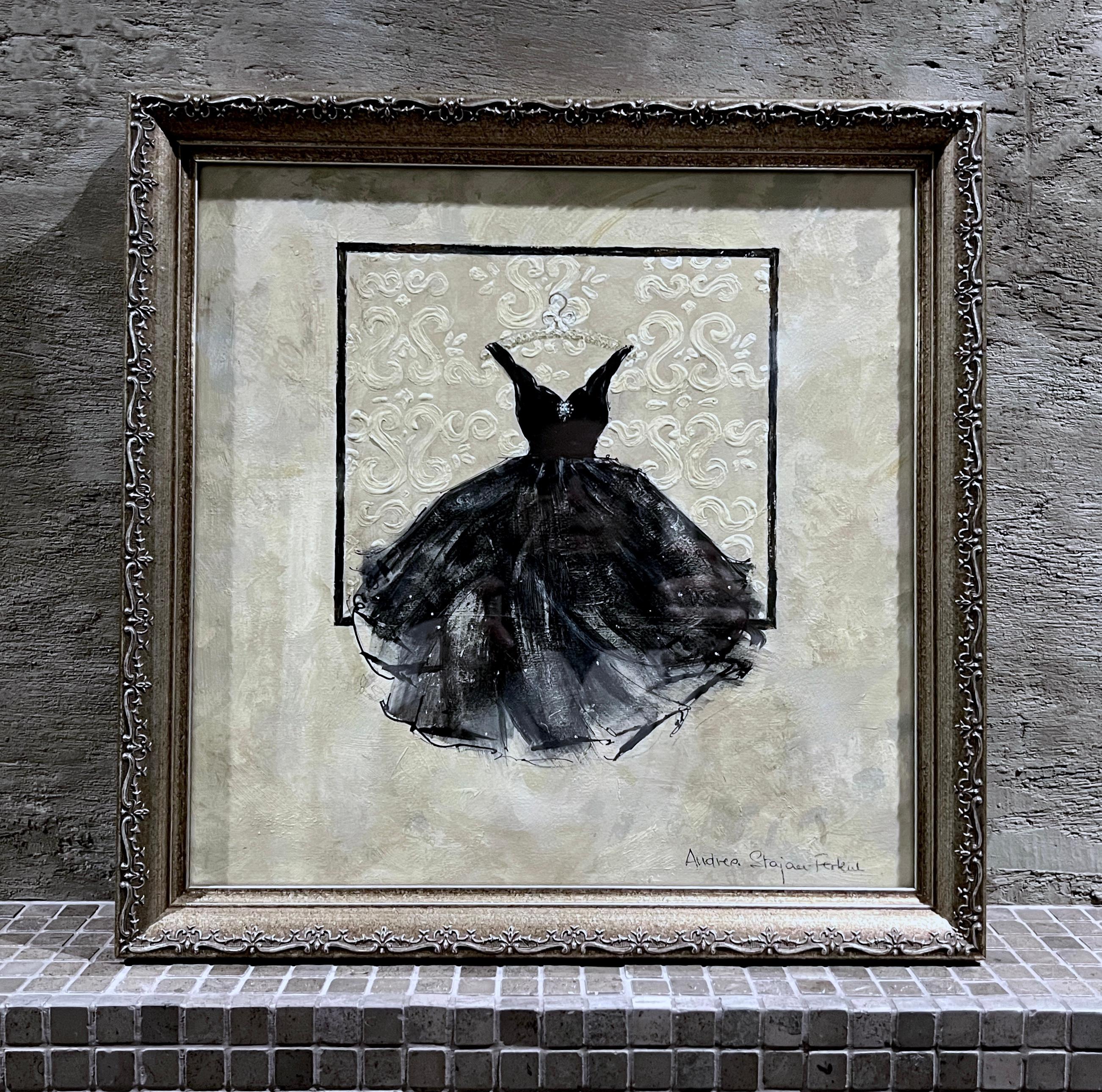 Take Me Dancing - Ein Hauch von Weiblichkeit kommt in dieser Serie von vier Kleidungsbildern auf Kunstkarton zum Ausdruck, die ein klassisches Gefühl von zeitlosem Glamour hervorrufen. Jedes Stück hat seine eigenen zarten Qualitäten (mit einem Hauch