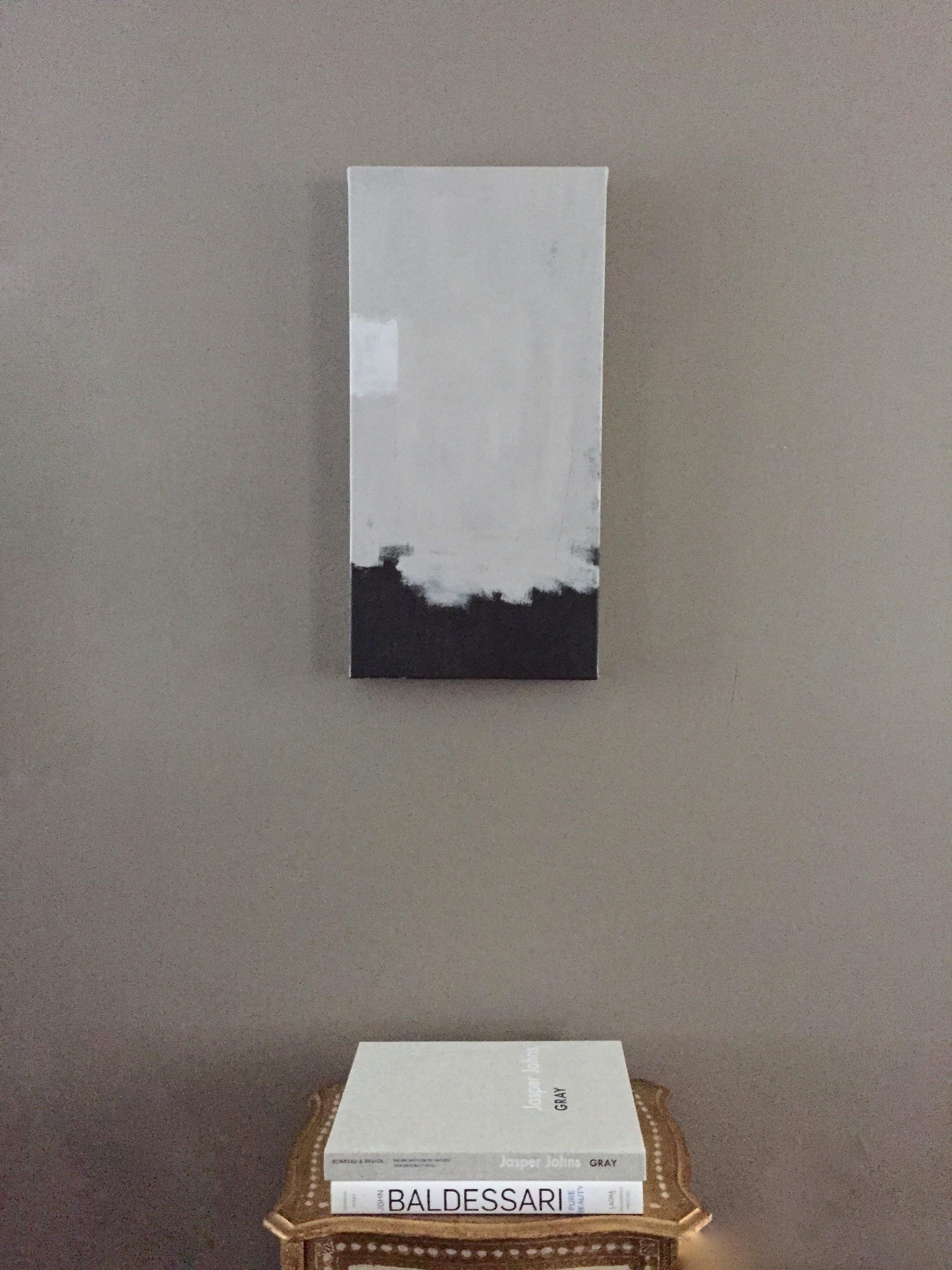 Untitled (Abstract 19) - 12 Zoll x 24 Zoll - Minimalistisches Gemälde, Grau, Schwarz, Neutral im Angebot 7