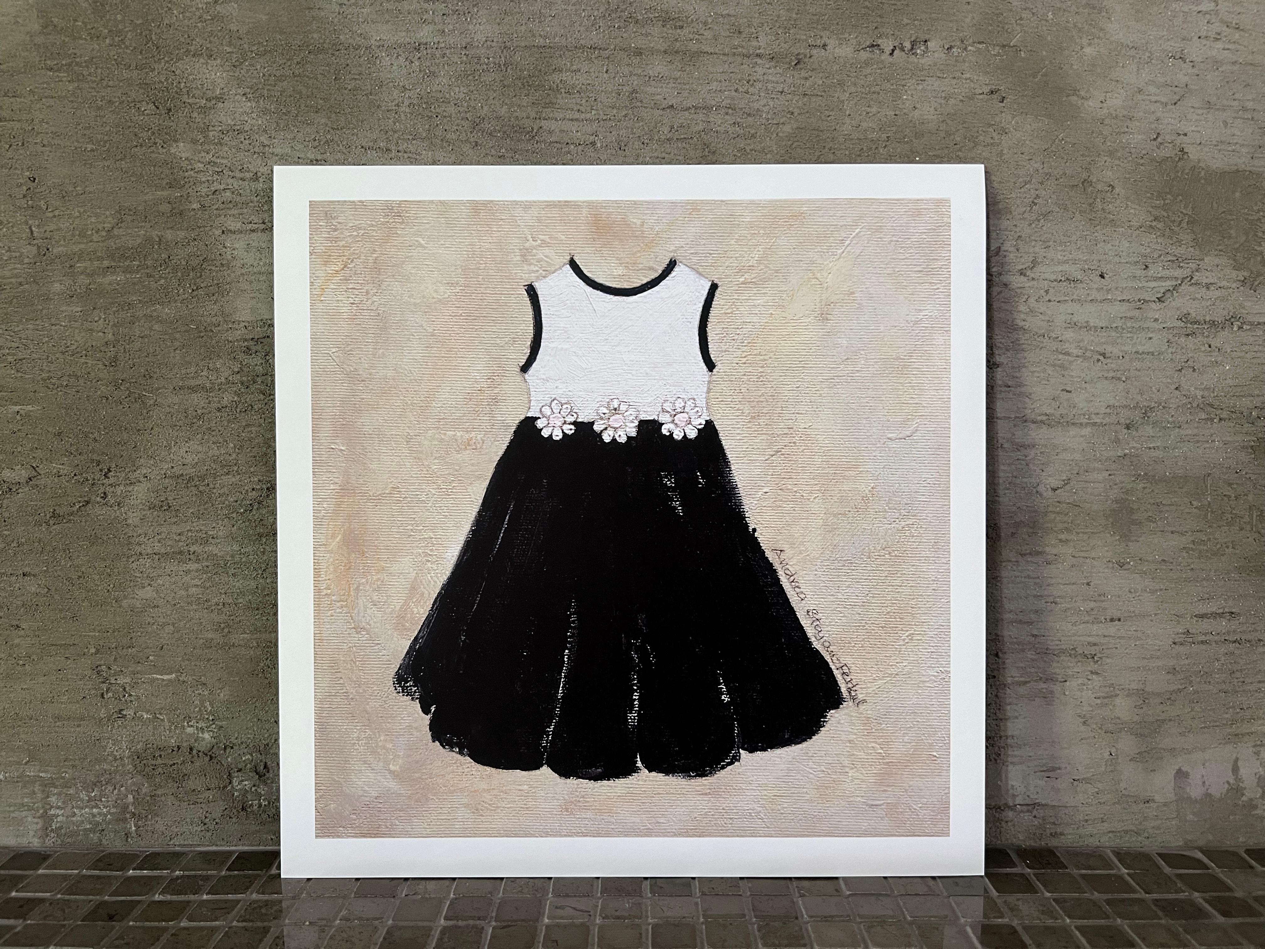 Este lote de tres impresiones artísticas infantiles en papel reciclado presenta vestidos de niña deliciosamente dulces. Su estética contemporánea y atemporal las hace perfectas para la habitación de un niño o la guardería. Firmado a mano en el
