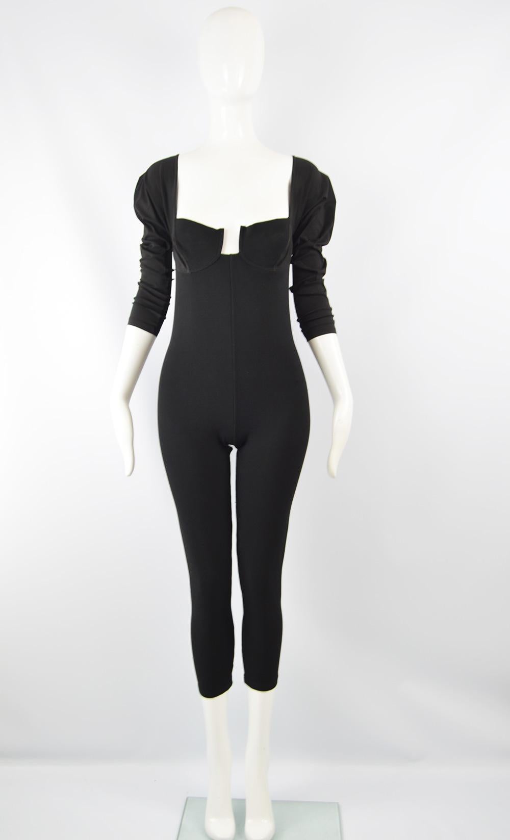 Size: Marked M. 
Bust - Stretches up to 36” / 91cm
Waist - up to 30” / 76cm
Hips - Up to 38” / 96cm
Inside Leg - 23” / 58cm
Length (Bust to Hem) - 37” / 94cm 

A stunning vintage women's jumpsuit from the 90s by quality Parisian label, Andrea