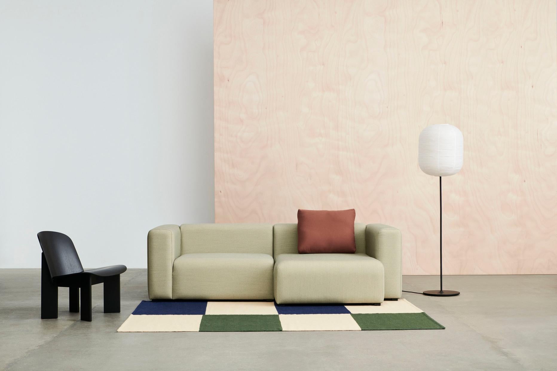 Der von dem norwegischen Designer Andreas Bergsaker für HAY entworfene Chisel Lounge Chair ist eine zeitgemäße und doch zeitlose Interpretation des immer aktuellen Formsperrholzstuhls. Der nach dem klassischen Tischlerwerkzeug benannte Chisel