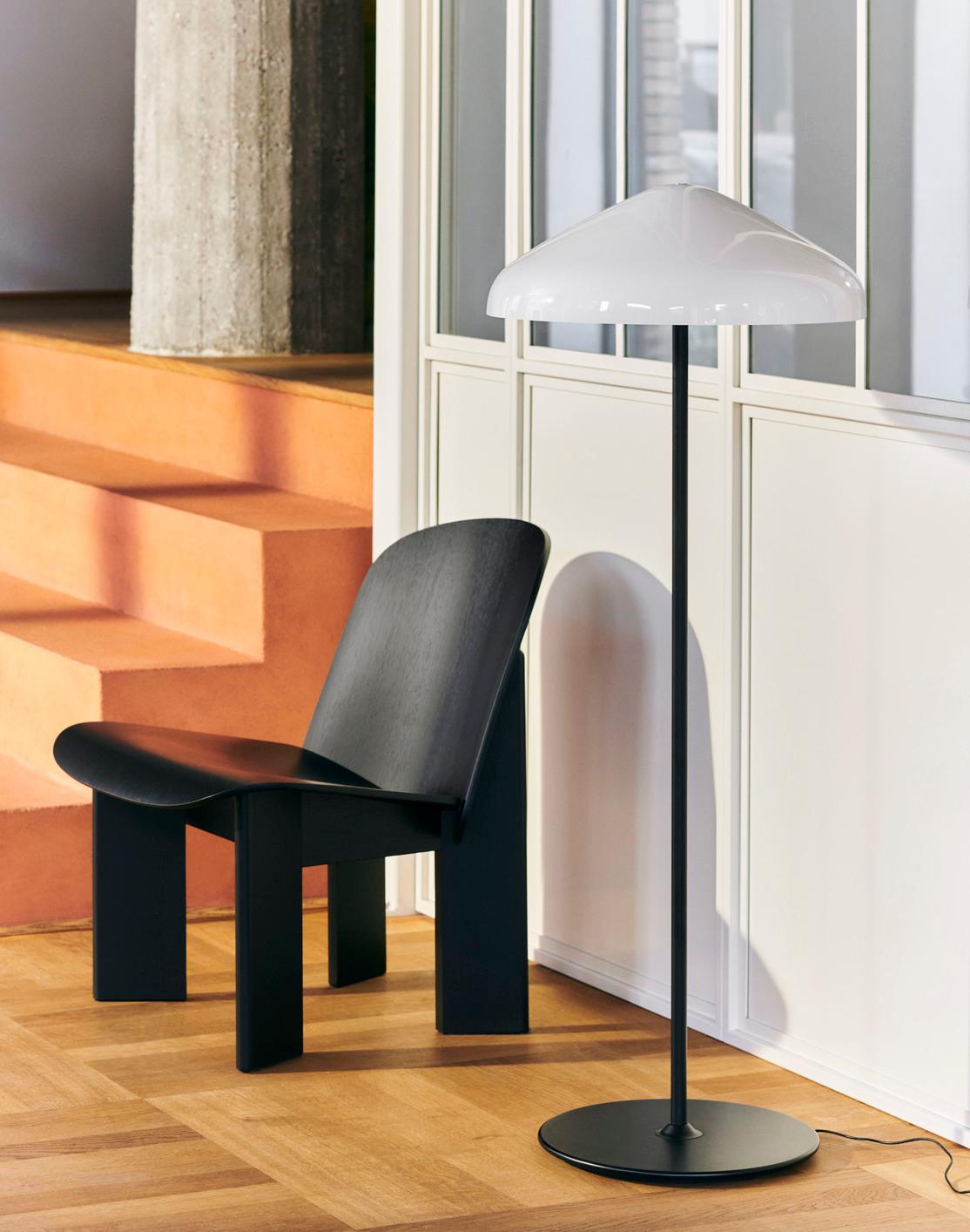 Andreas Bergsaker Chisel Loungesessel - schwarz lackierte Eiche für Hay (Lettisch) im Angebot