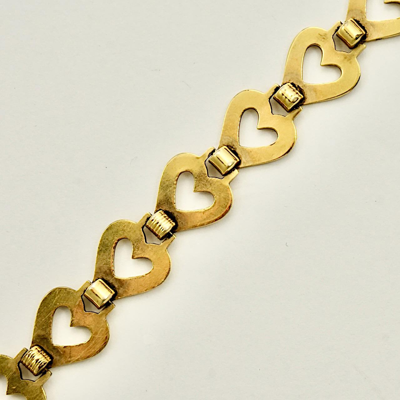 Andreas Daub Gold Plated Open Heart Textured and Shiny Link Bracelet In Good Condition For Sale In London, GB