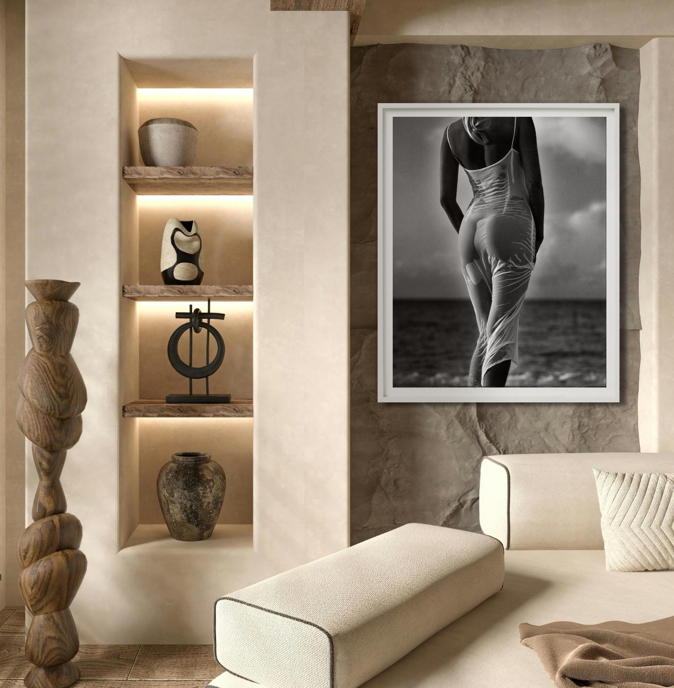 Alessia Anguila, 02 - Silhouette de femme, photographie d'art - Photograph de Andreas H. Bitesnich