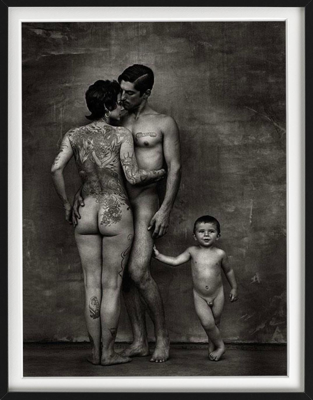 „DD, Tony & Rocco, LA“ – Tätowiertes Familienporträt, Kunstfotografie, 1996 im Angebot 2