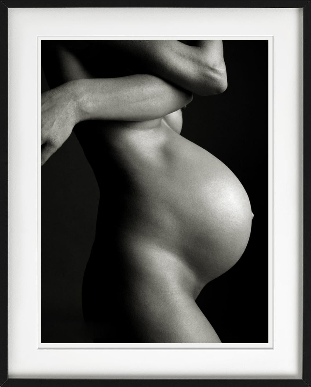 Ingrid, Pregnant, Photographie d'Art, 2012 en vente 2