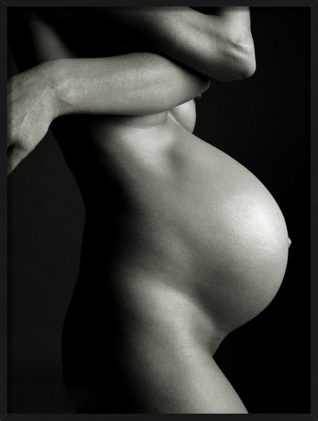 Ingrid, Pregnant, Photographie d'Art, 2012 en vente 3