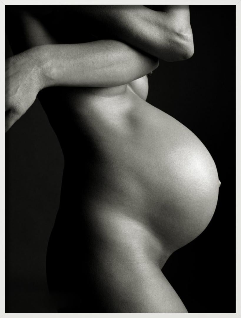 Ingrid, Pregnant, Photographie d'Art, 2012 en vente 5