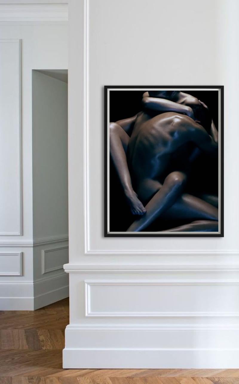 Iveta y Bernhard - Desnudo doble de cerca, Fotografía artística, 2000 - Nude Photograph Negro de Andreas H. Bitesnich