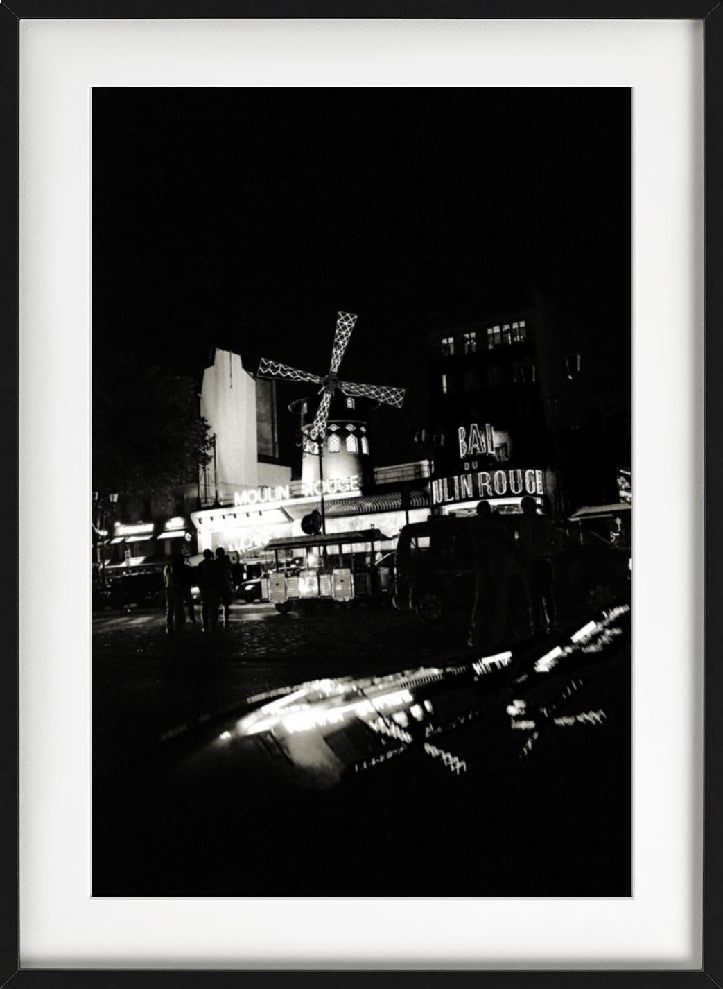Moulin Rouge, Paris Deeper Shades Series, Bildende Kunstfotografie – Photograph von Andreas H. Bitesnich