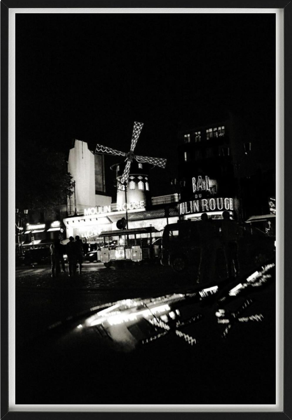 Moulin Rouge, Paris Deeper Shades Series, Bildende Kunstfotografie (Schwarz), Landscape Photograph, von Andreas H. Bitesnich