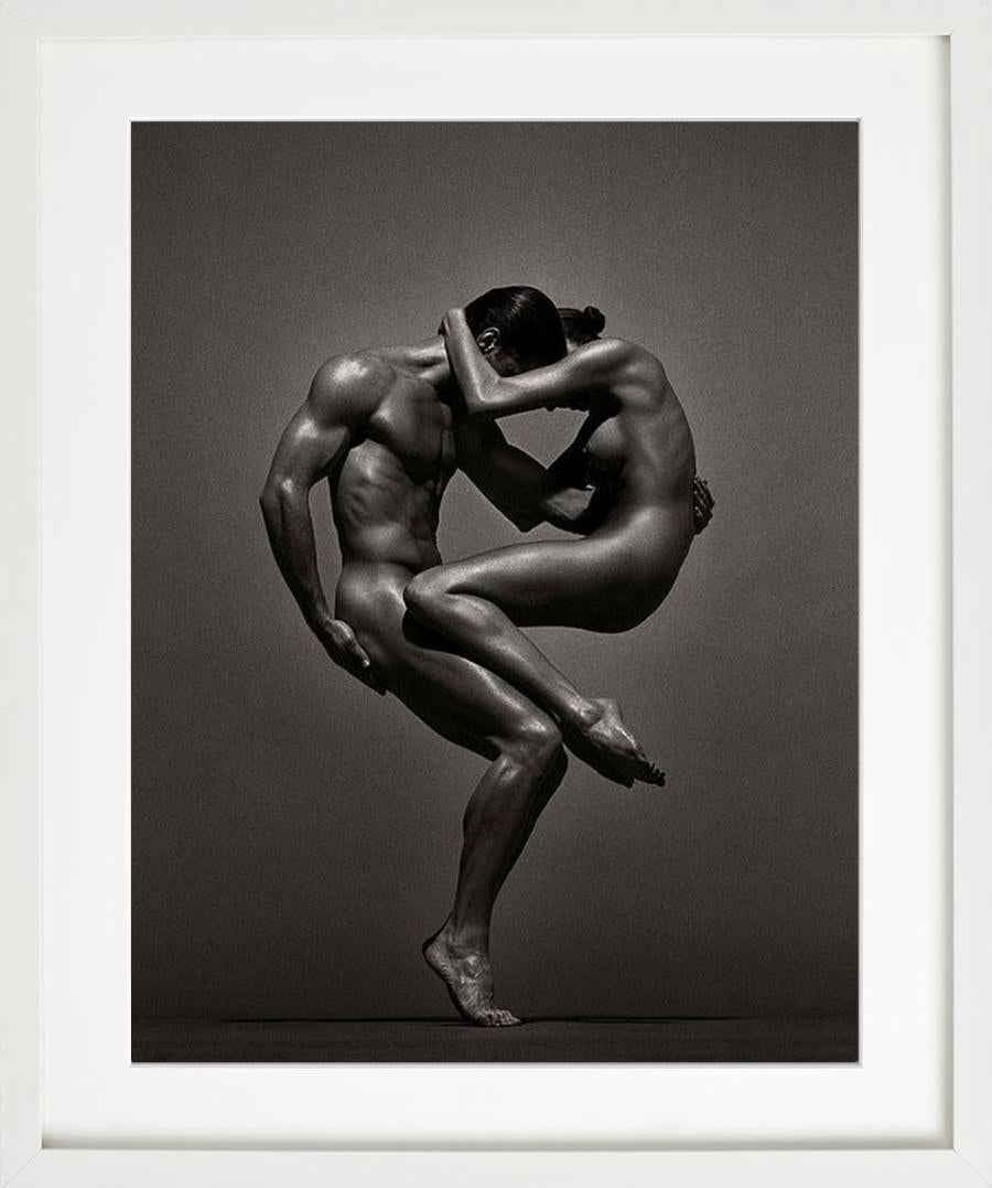 Sina&Anthony, Vienna - douple nude in athletic pose, fine art photography, 1995 For Sale 3