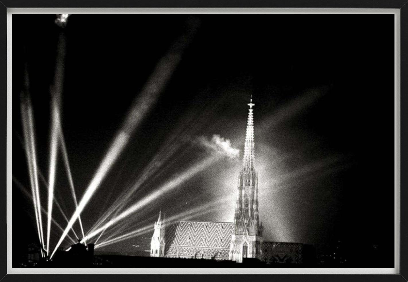 Stephansdom, Viena, Sombras más profundas, B/N, Fotografía artística, 2015 en venta 3