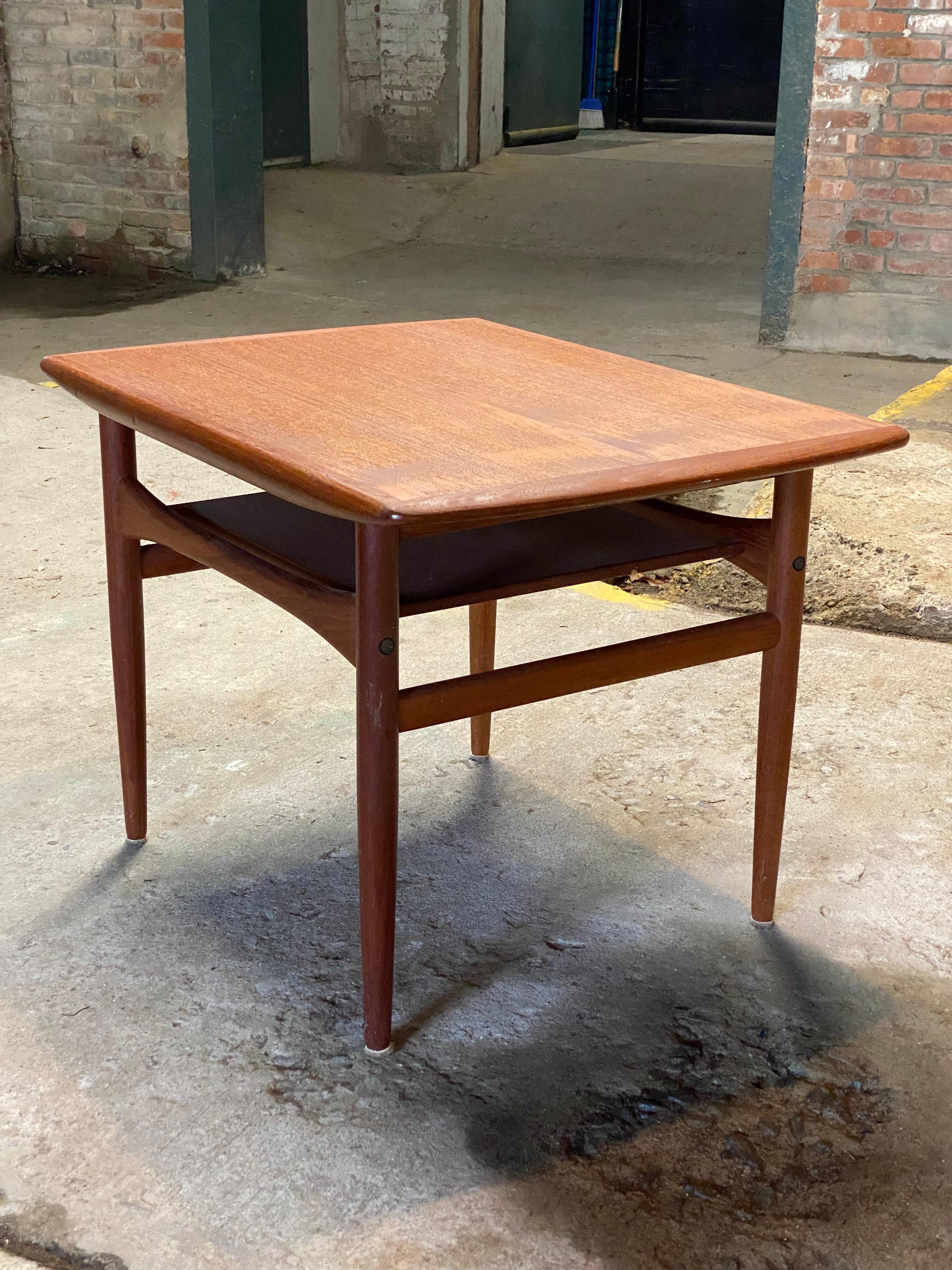 Andreas Hansen for Arrebo Mobler Teak Danish Modern End Table In Good Condition In Garnerville, NY