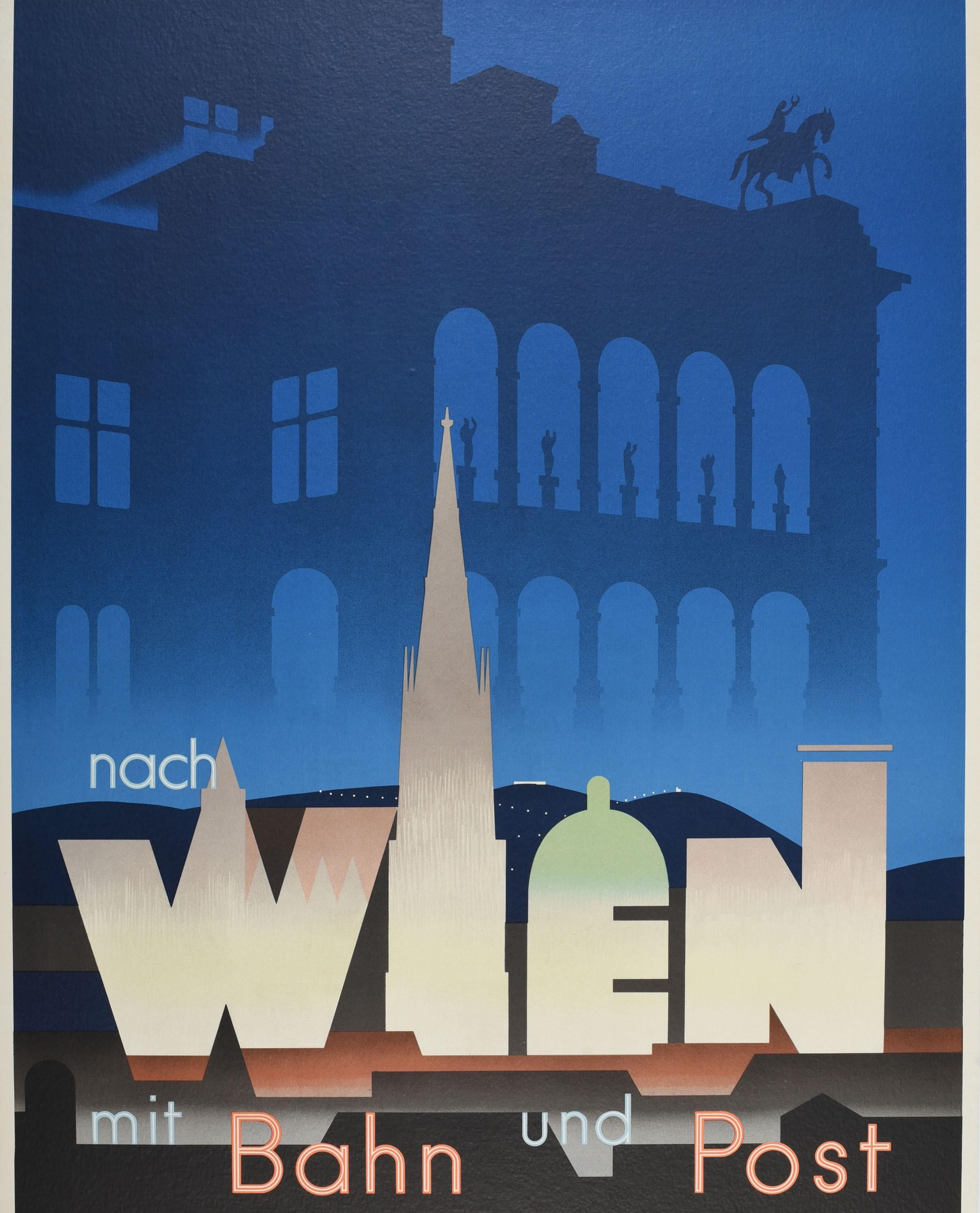 Original Vintage-Reiseplakat - Nach Wien Mit Bahn Und Post - mit einem atemberaubenden Design, das die Silhouette eines historischen Gebäudes und die Statue einer reitenden Person vor dem Hintergrund eines tiefblauen Nachthimmels zeigt, mit den