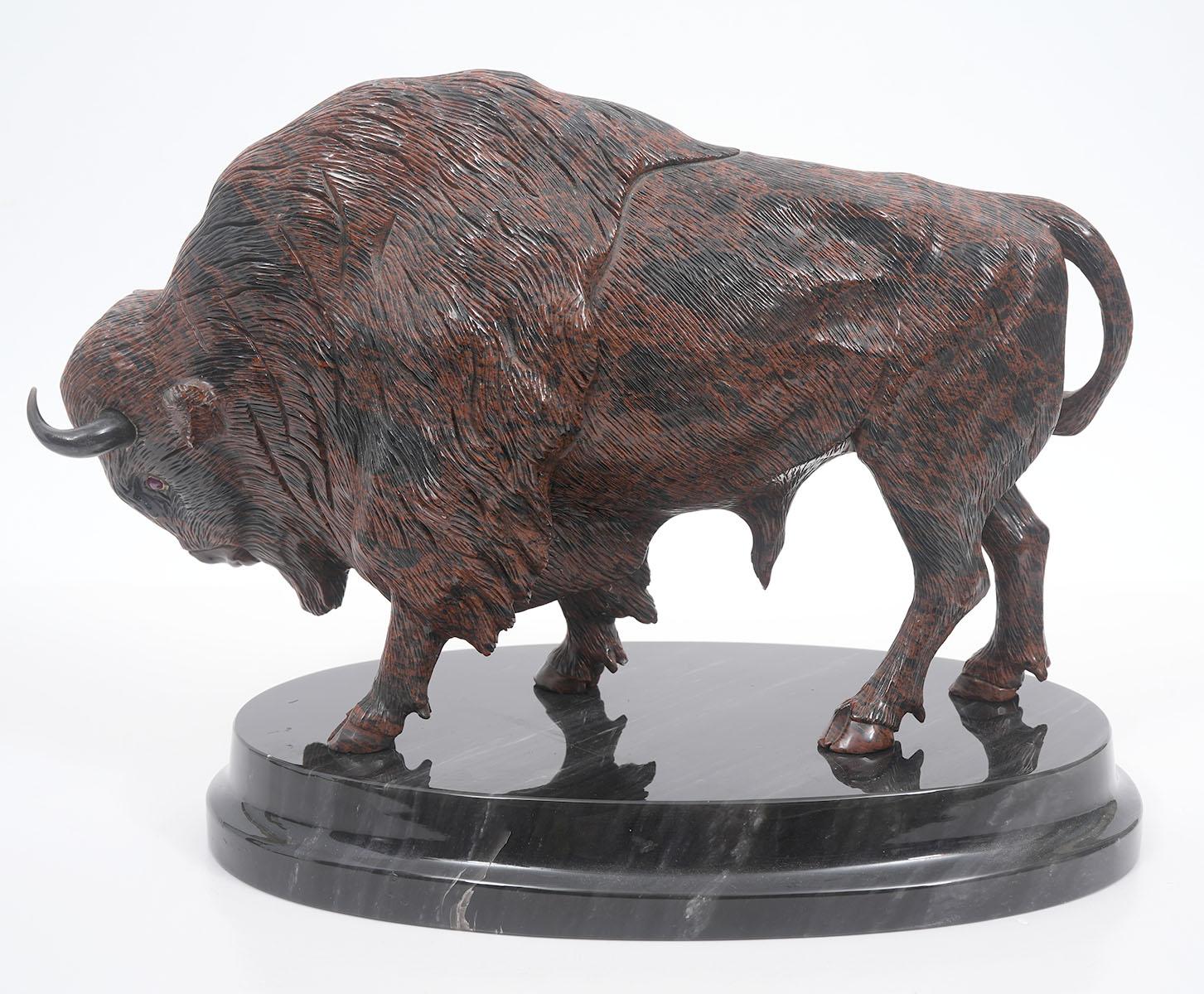 Andreas von Zadora Canadiense (Nacido en 1957) Lapidario Escultura de Obsidiana de Búfalo en venta 6