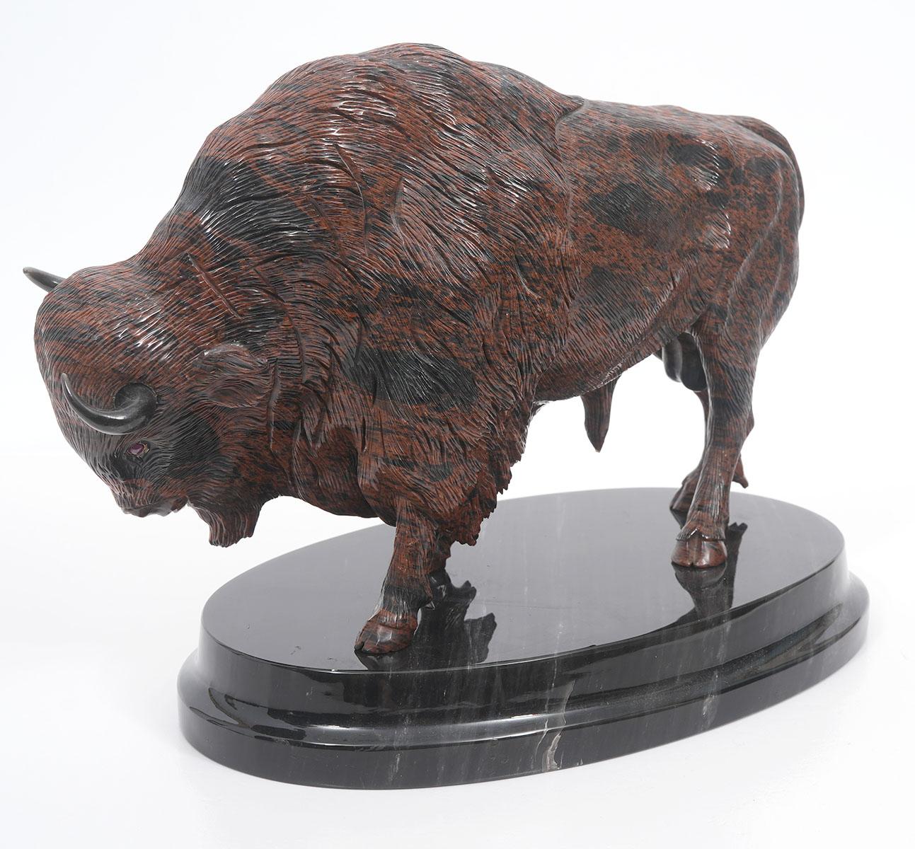 Andreas von Zadora Canadiense (Nacido en 1957) Lapidario Escultura de Obsidiana de Búfalo en venta 7