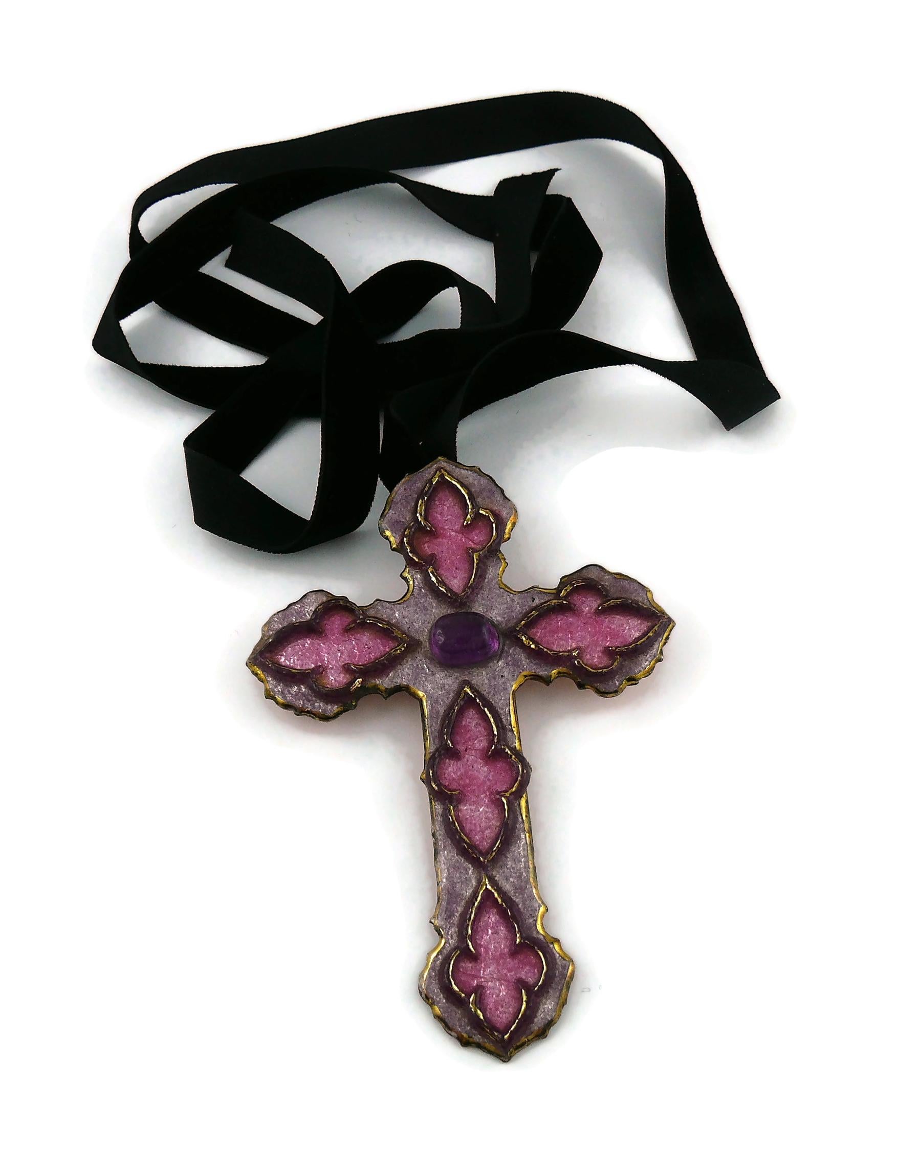 Andree Bazot Vintage Medieval Inspired Pink Enameled Cross Pendant In Good Condition In Nice, FR