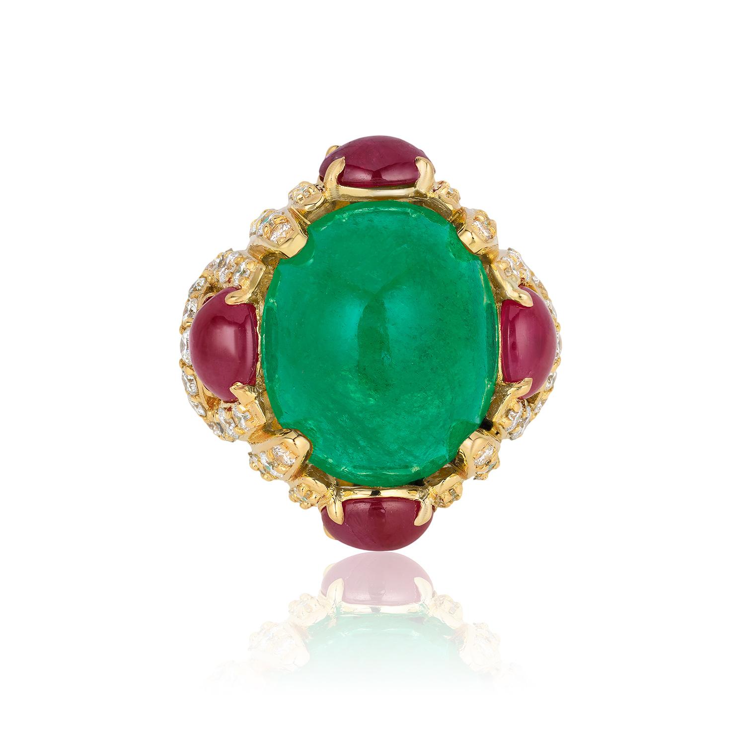 Contemporary Andreoli 14.53 Carat Colombian Emerald Ruby Diamond 18 Karat Yellow Gold Ring For Sale