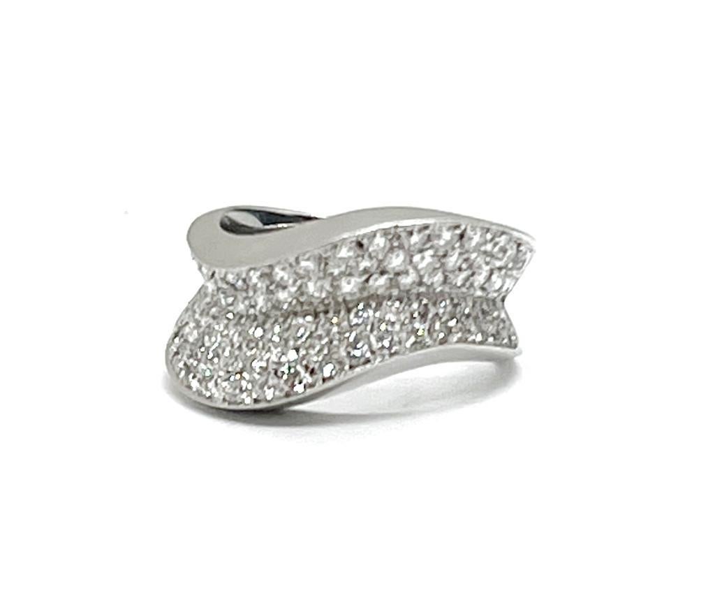 Round Cut Andreoli 1.47 Carat Diamond 18 Karat White Gold Ring For Sale