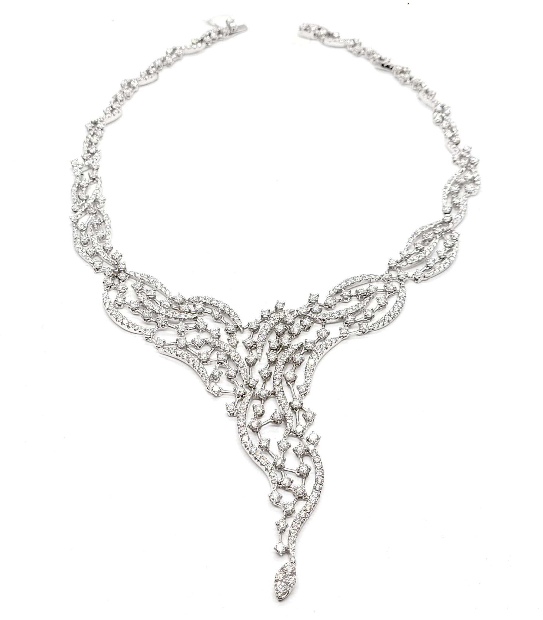 Contemporary Andreoli 20.31 Carat Diamond 18 Karat Gold Necklace For Sale