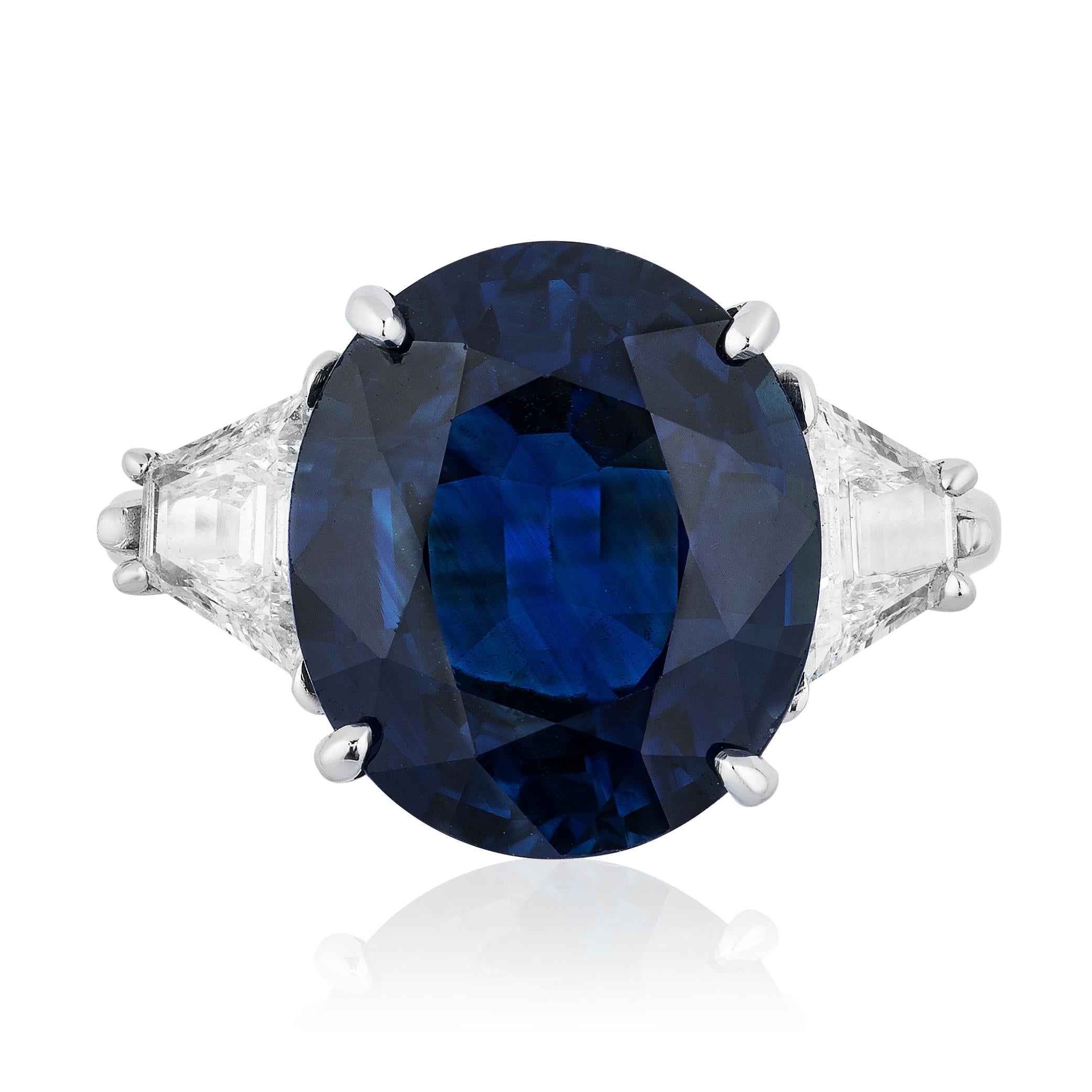 Andreoli 9.38 Carat Blue Sapphire CDC Certified Engagement Ring Platinum

This Andreoli ring features:

1.03 carat Diamond
9.38 carat Blue Sapphire Certified by CDC Swiss based gemology laboratory. Thailand Origin.
Platinum

Made in Italy