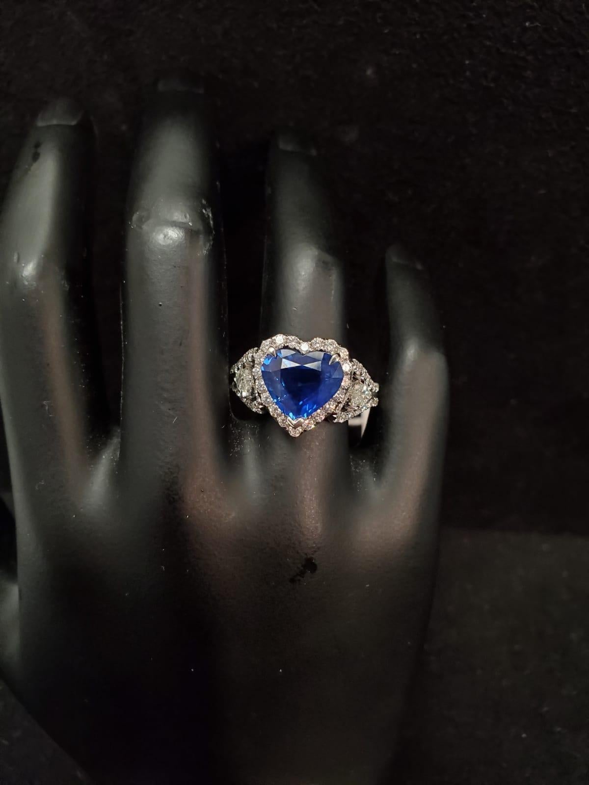 Contemporary Andreoli CDC Certified 2.60 Carat Ceylon Blue Sapphire Diamond Heart Shape Ring For Sale
