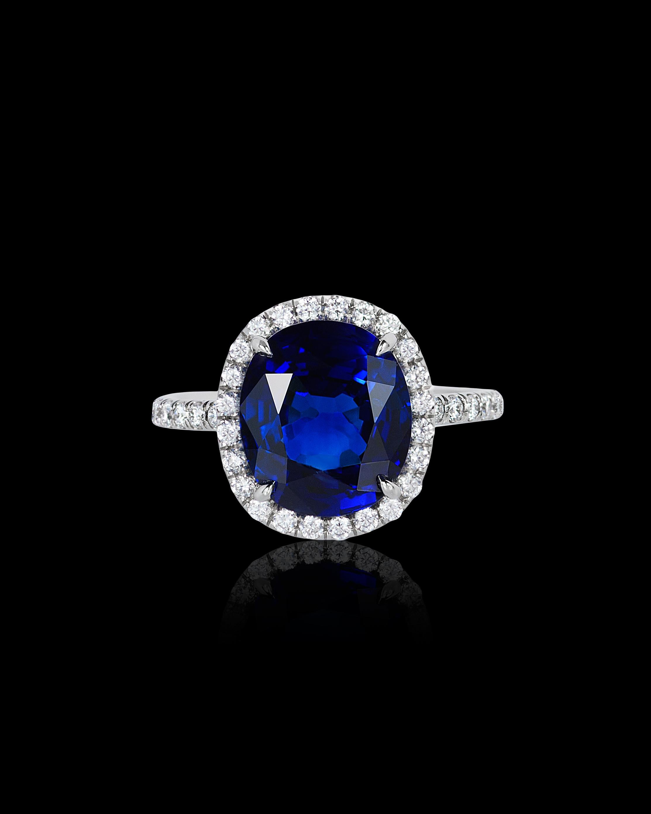 Taille coussin Andreoli Bague en platine avec saphir bleu de Ceylan certifié CDC de 6,31 carats et diamants en vente