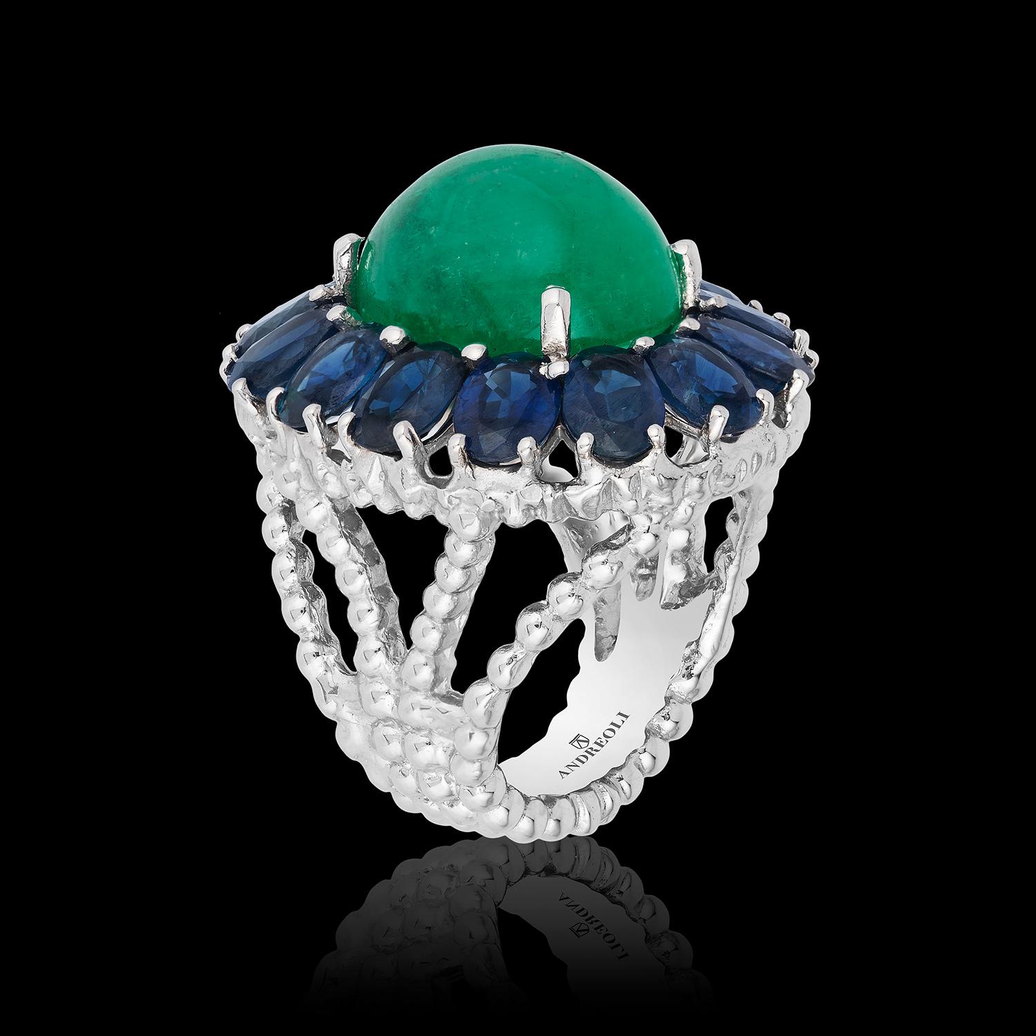 Taille mixte Andreoli Colombian Cabochon Emerald Blue Sapphire Cocktail Dome Ring en vente