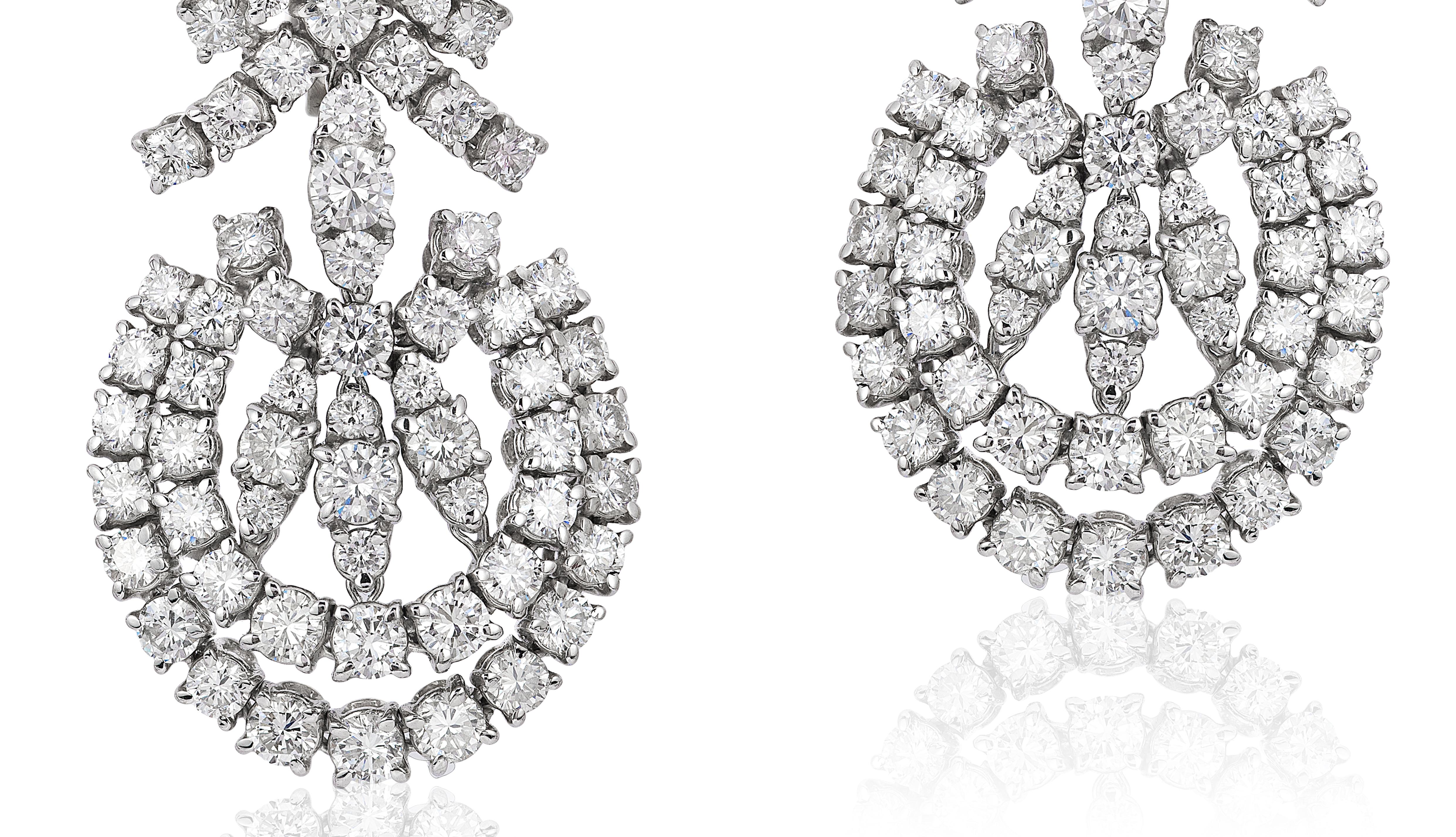 Contemporary Andreoli Diamond Chandelier Earrings 18 Karat White Gold For Sale