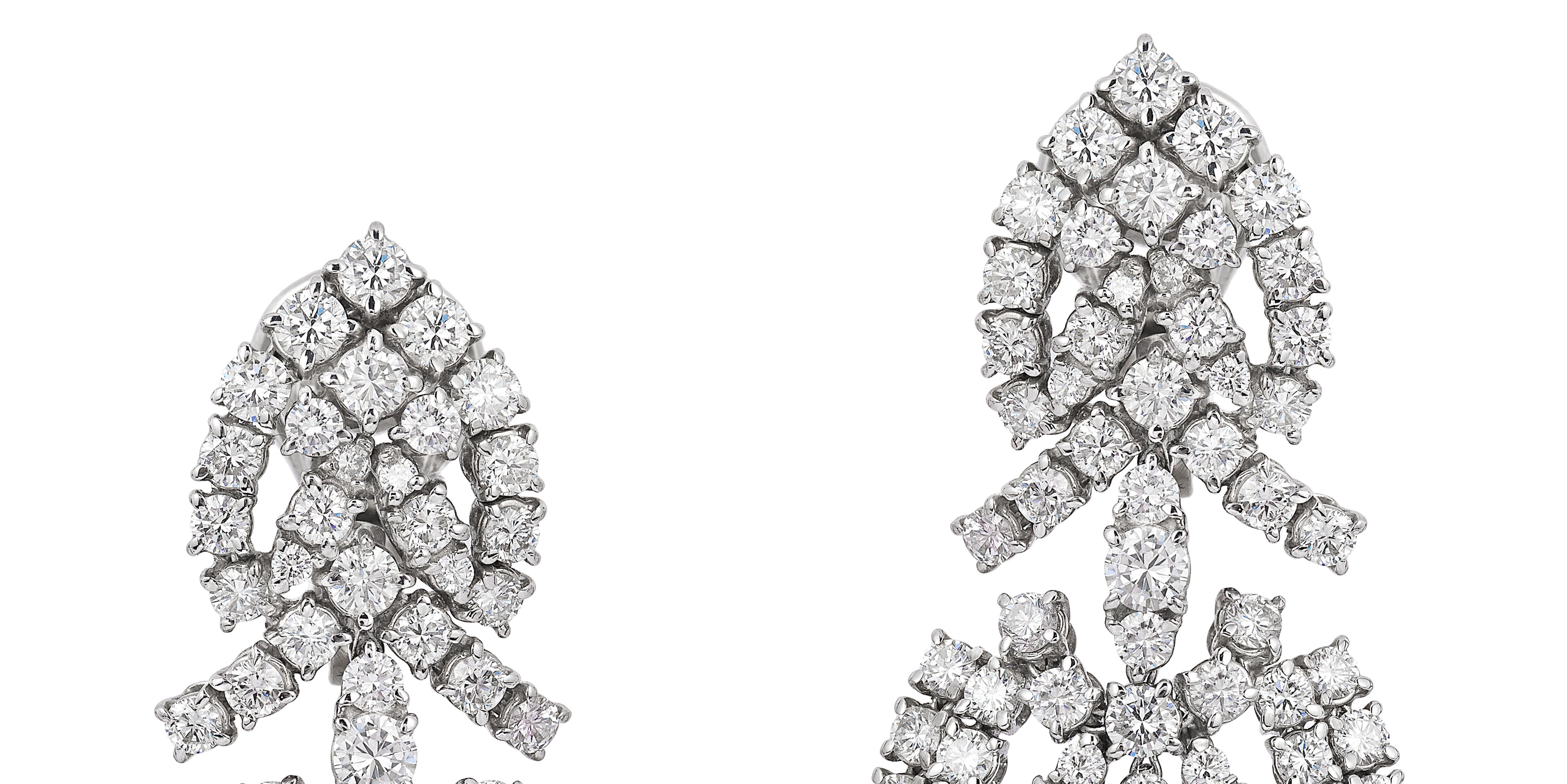 Round Cut Andreoli Diamond Chandelier Earrings 18 Karat White Gold For Sale