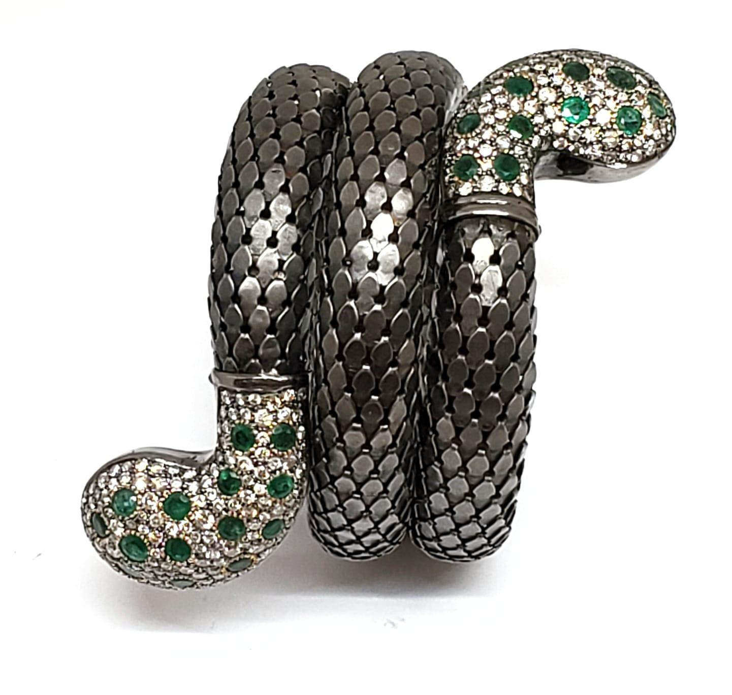 Round Cut Andreoli Diamond Emerald 18 Karat Gold and Silver Serpent Bracelet For Sale