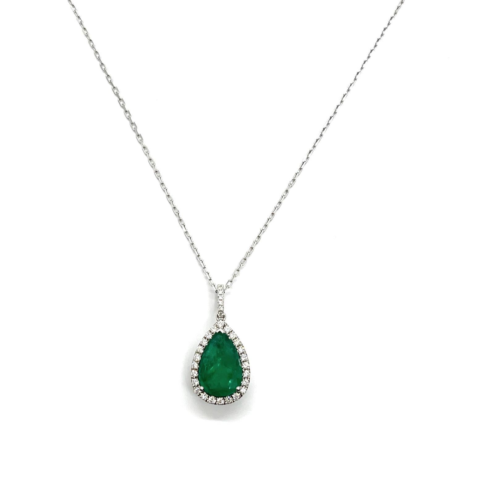 Contemporary Andreoli Diamond Emerald 18 Karat White Gold Pendant Necklace For Sale