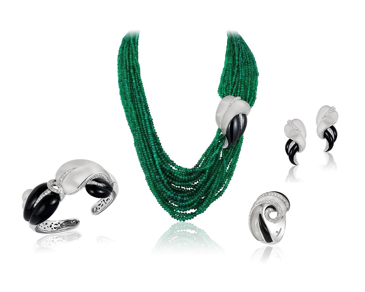Contemporary Andreoli Emerald Diamond Onyx Quartz 18 Karat White Gold Necklace For Sale