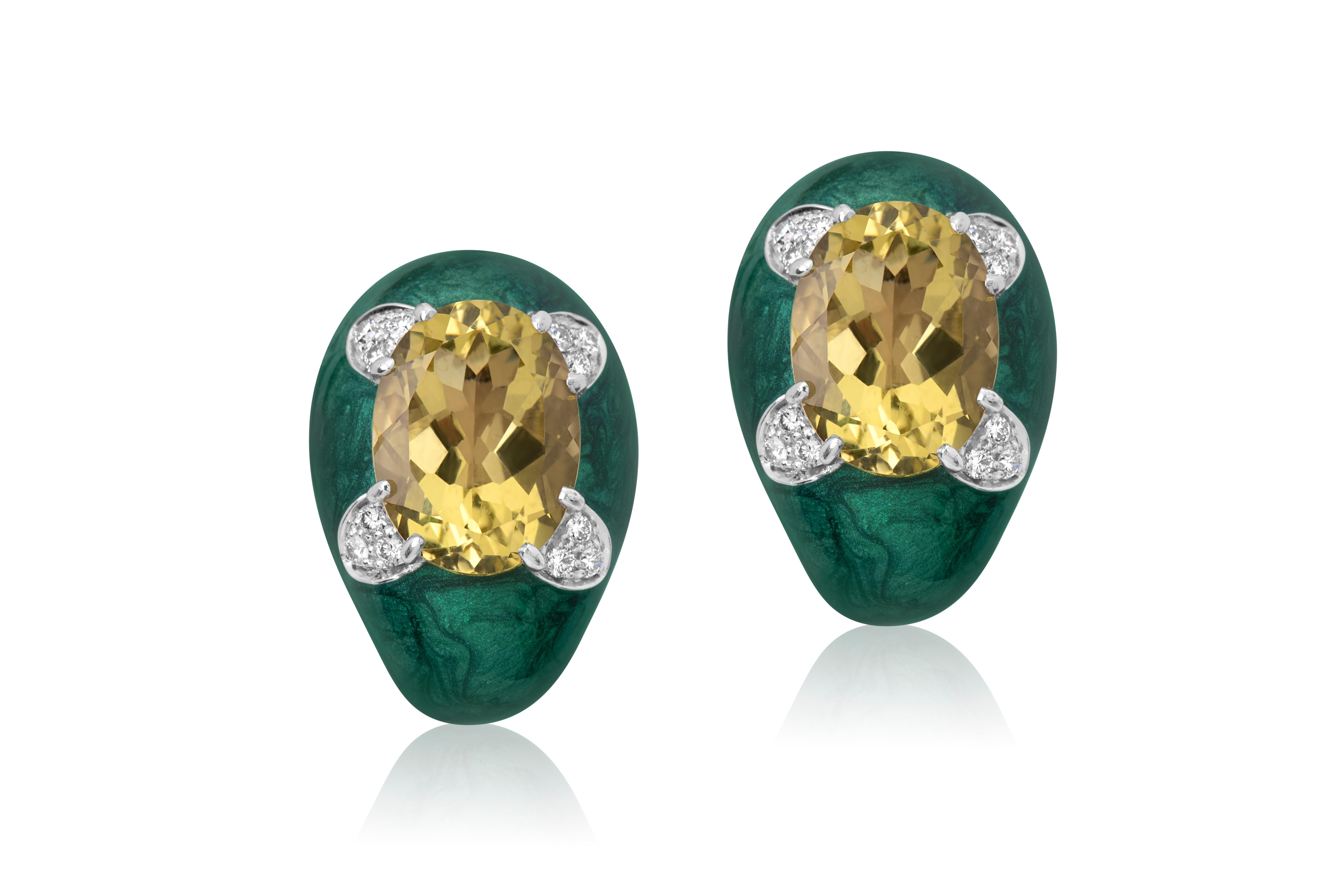 Andreoli Green Enamel Lemon Citrine Diamond Clip On Earrings 18kt Silver

This Andreoli earrings feature:

-0.68 carat Diamond (F-G-H Color, VS-SI Clarity)
- 17.40 carat Lemon Citrine
- 18 karat white gold
- silver
- green enamel
- made in Italy
