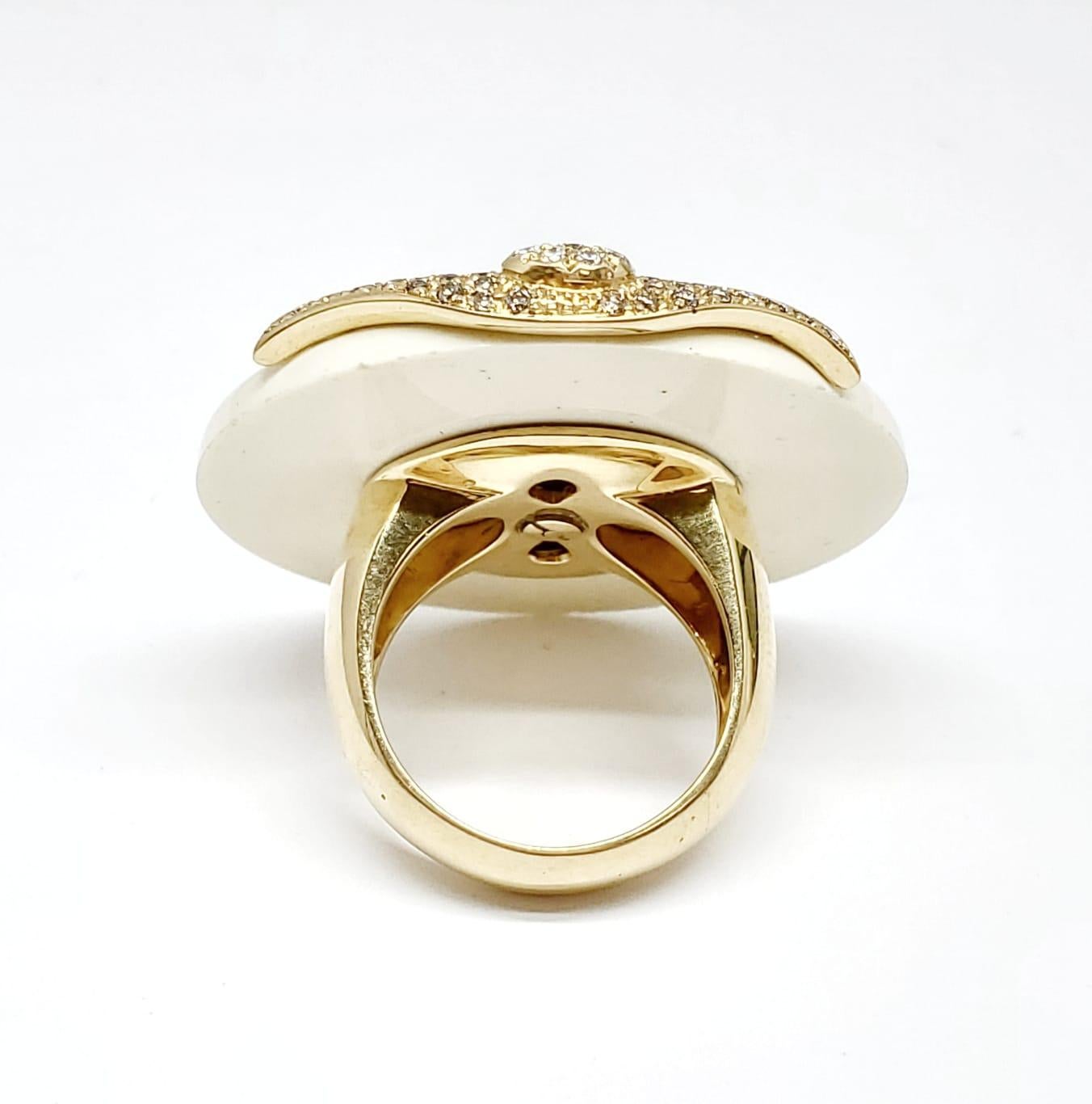 Contemporary Andreoli Ivory Agate White and Cognac Diamond Cocktail Ring 18 Karat Yellow Gold For Sale