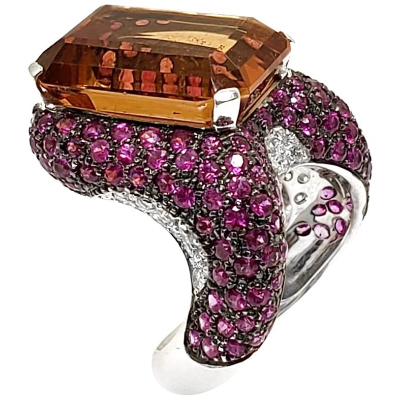 Andreoli Bague cocktail en or 18 carats avec saphir rose, diamants et citrine taille émeraude