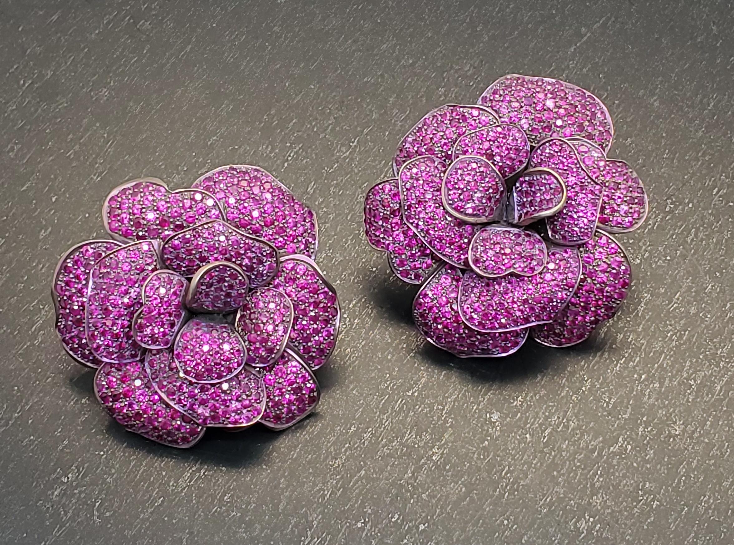 Round Cut Andreoli Pink Sapphire Titanium Flower Clip-On Earrings For Sale