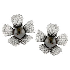 Andreoli Clips d'oreilles à fleurs en perles de Tahiti et diamants