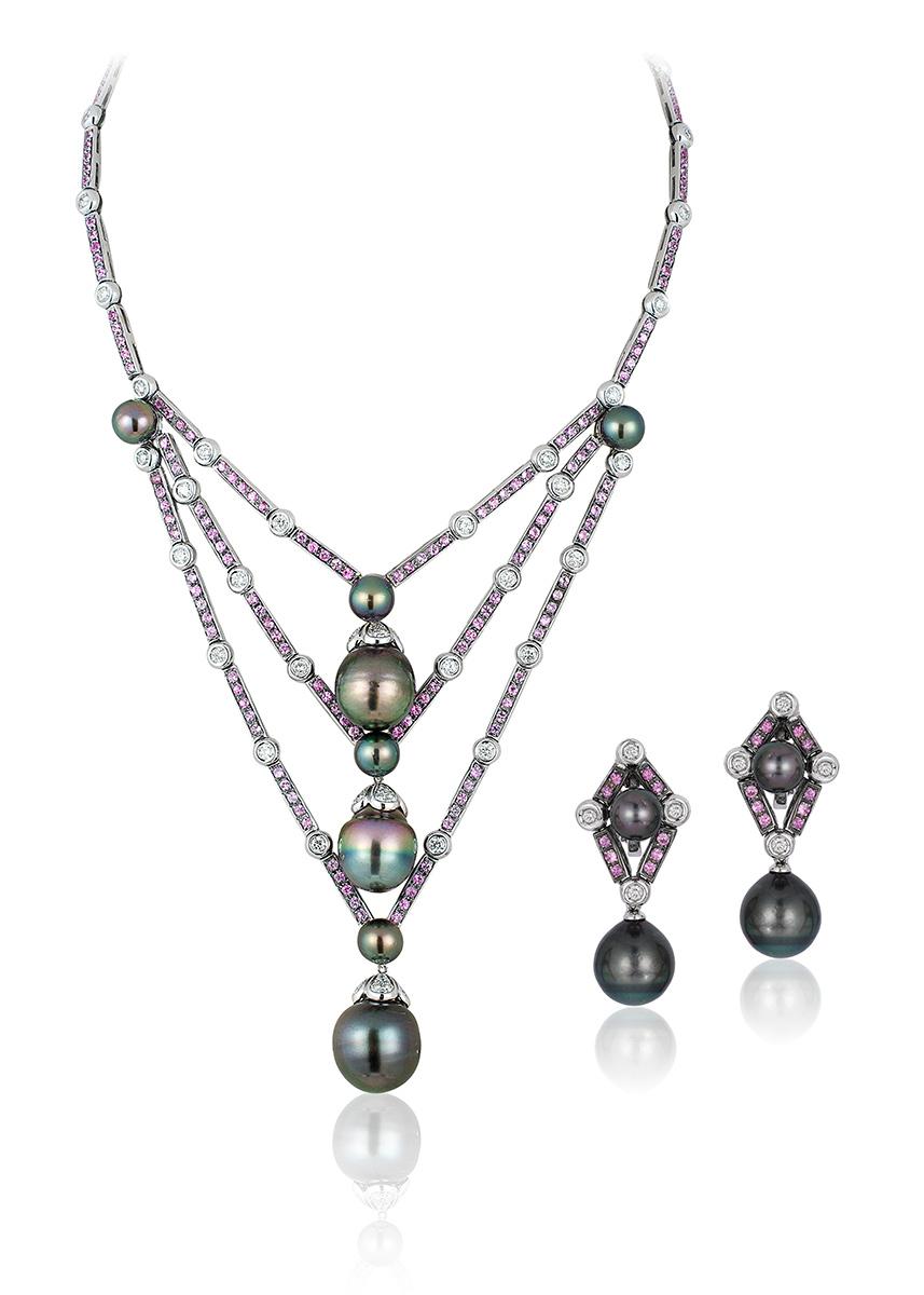 Contemporain Andreoli, collier perles de Tahiti, saphir rose, diamants et perles, 18 carats en vente